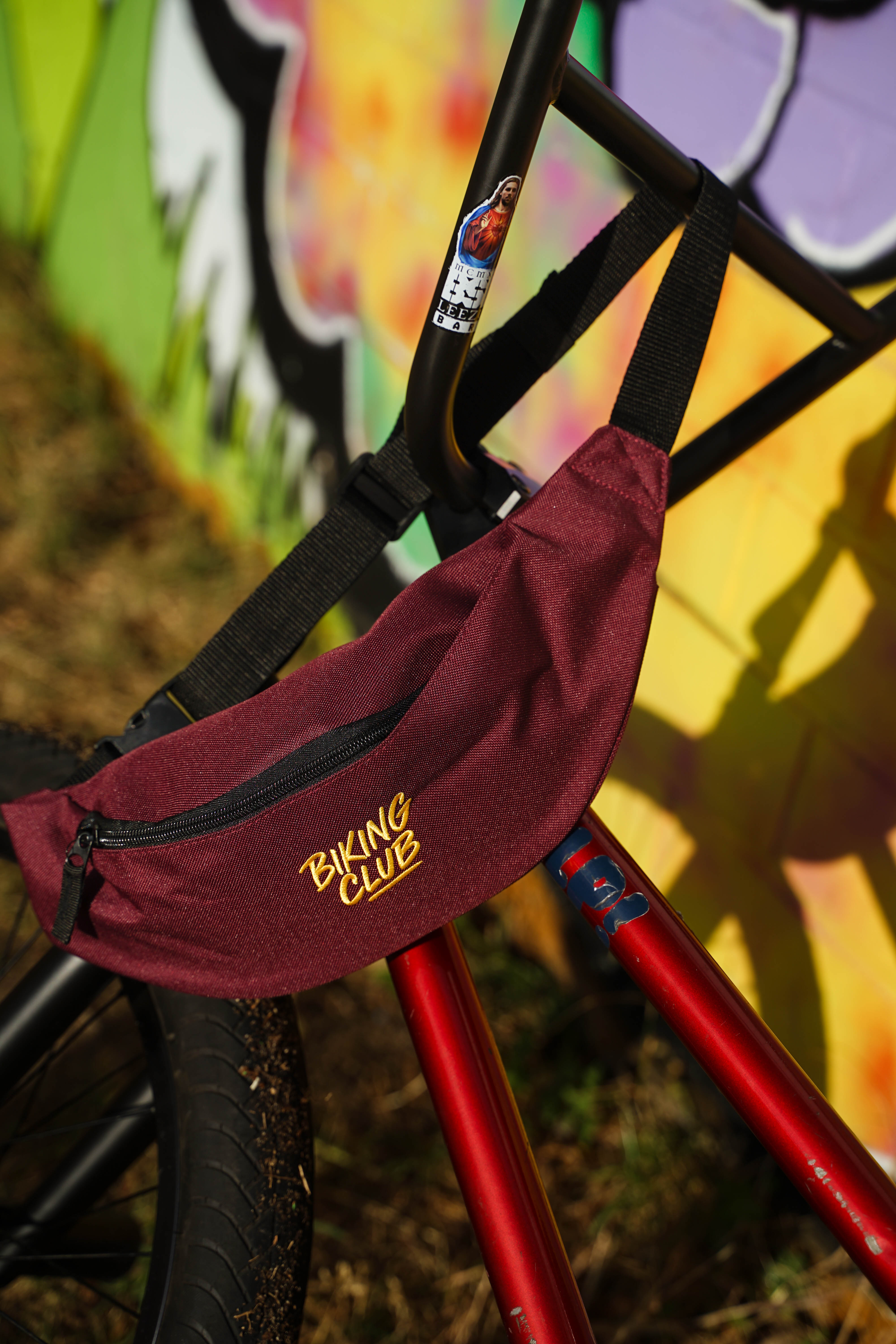 EMBROIDED HIP BIKING BAG