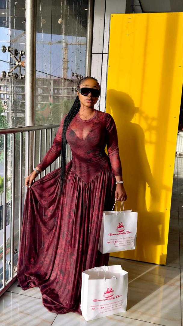 Robe longue en tulle bordeaux