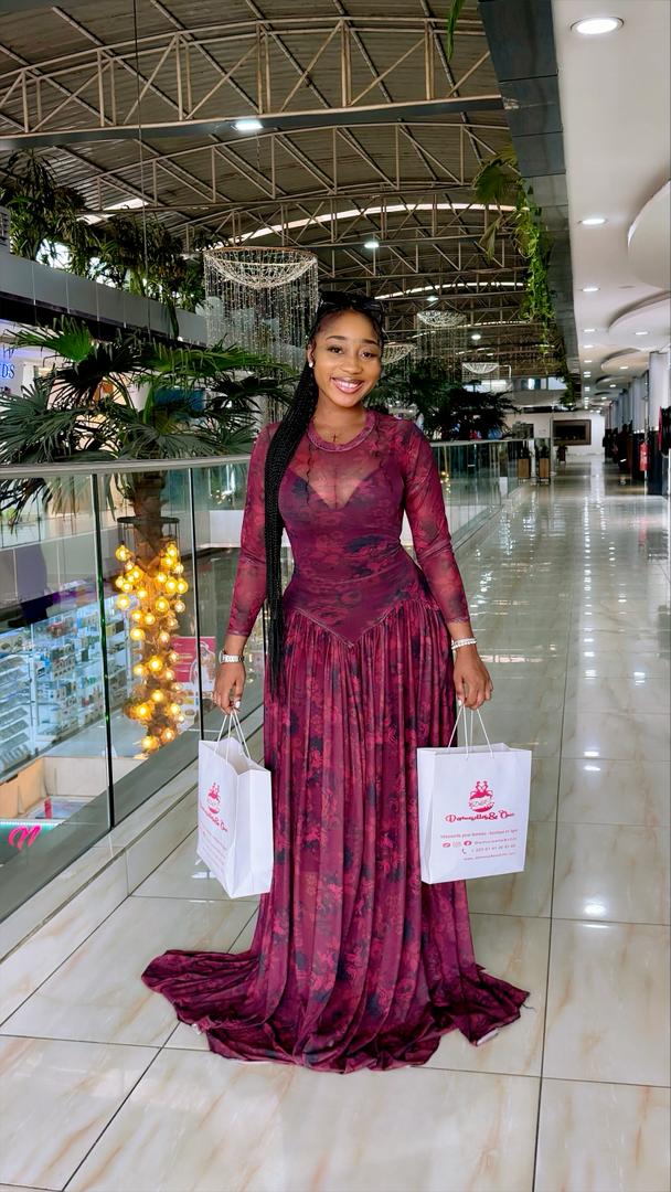 Robe longue en tulle bordeaux