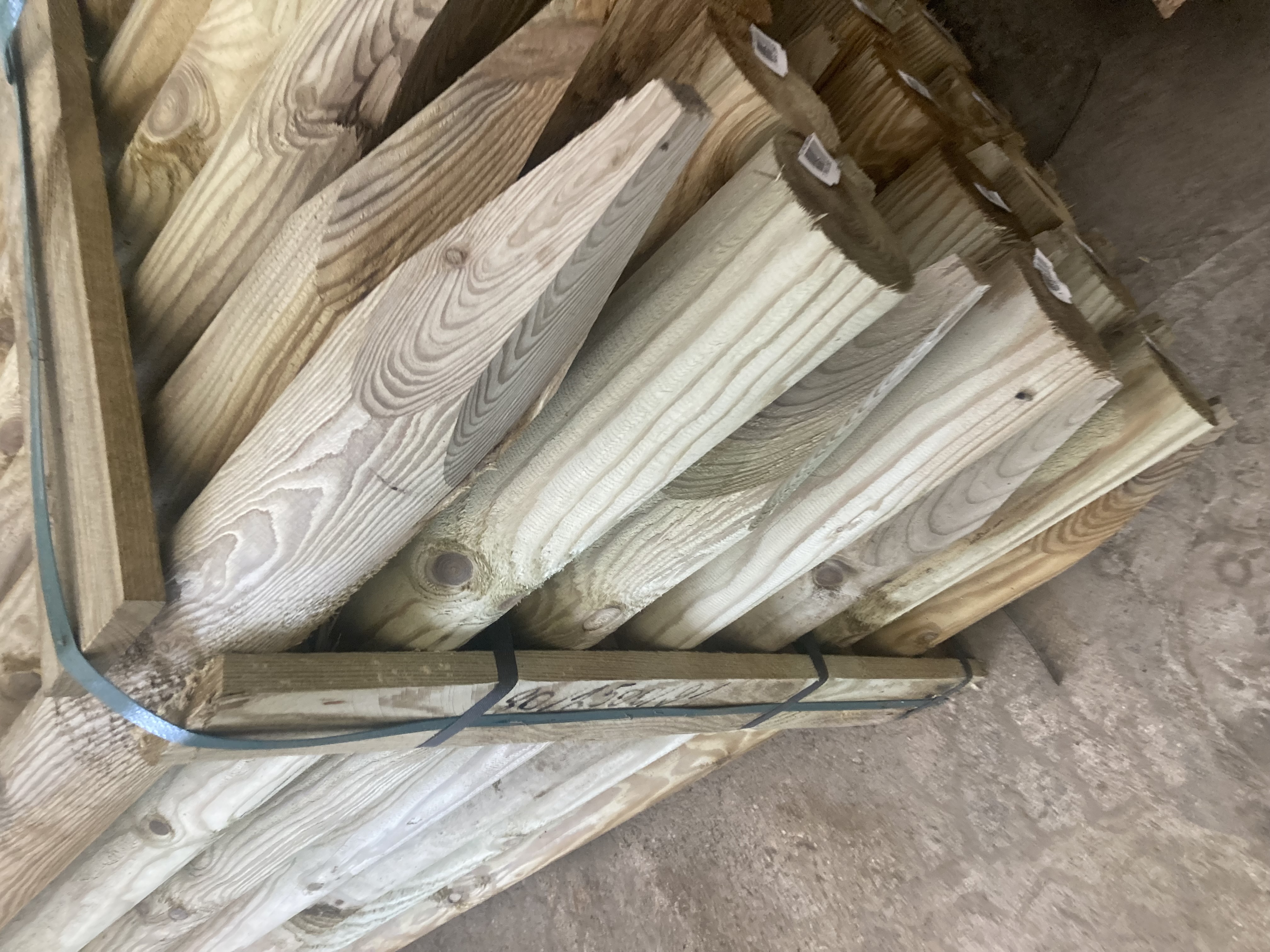 Piquets pin traité classe 4 fraisé épointés diamètre 60 longueur 2,5 m