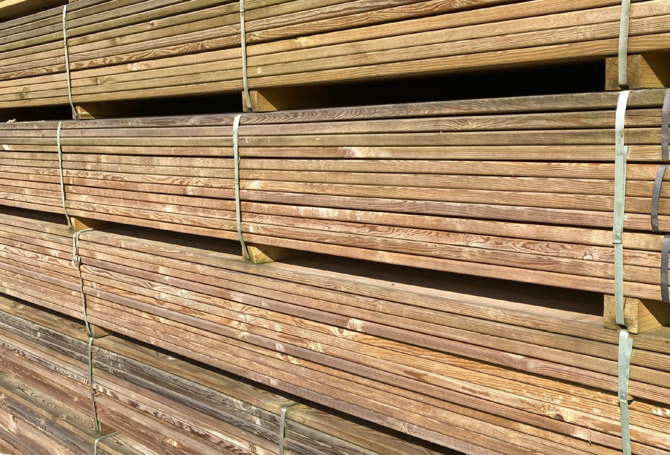 Lame terrasse pin cl4 striée 27x145 4.5 m PREMIUM