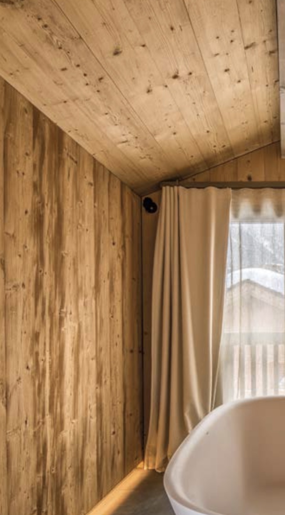 Lambris épicéa thermochauffé brossé rustique