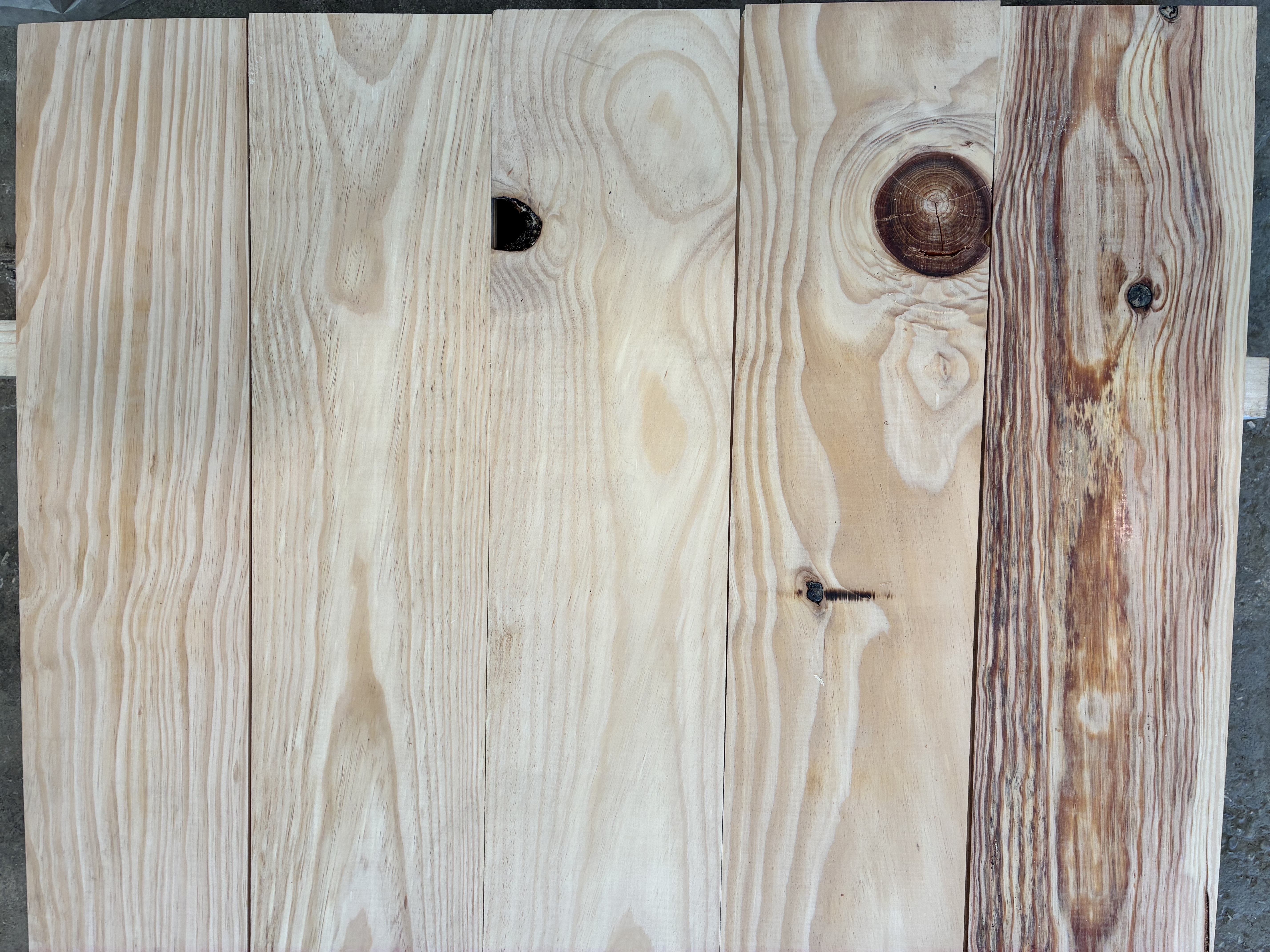 Plancher massif pin maritime DECLASSE 23x180