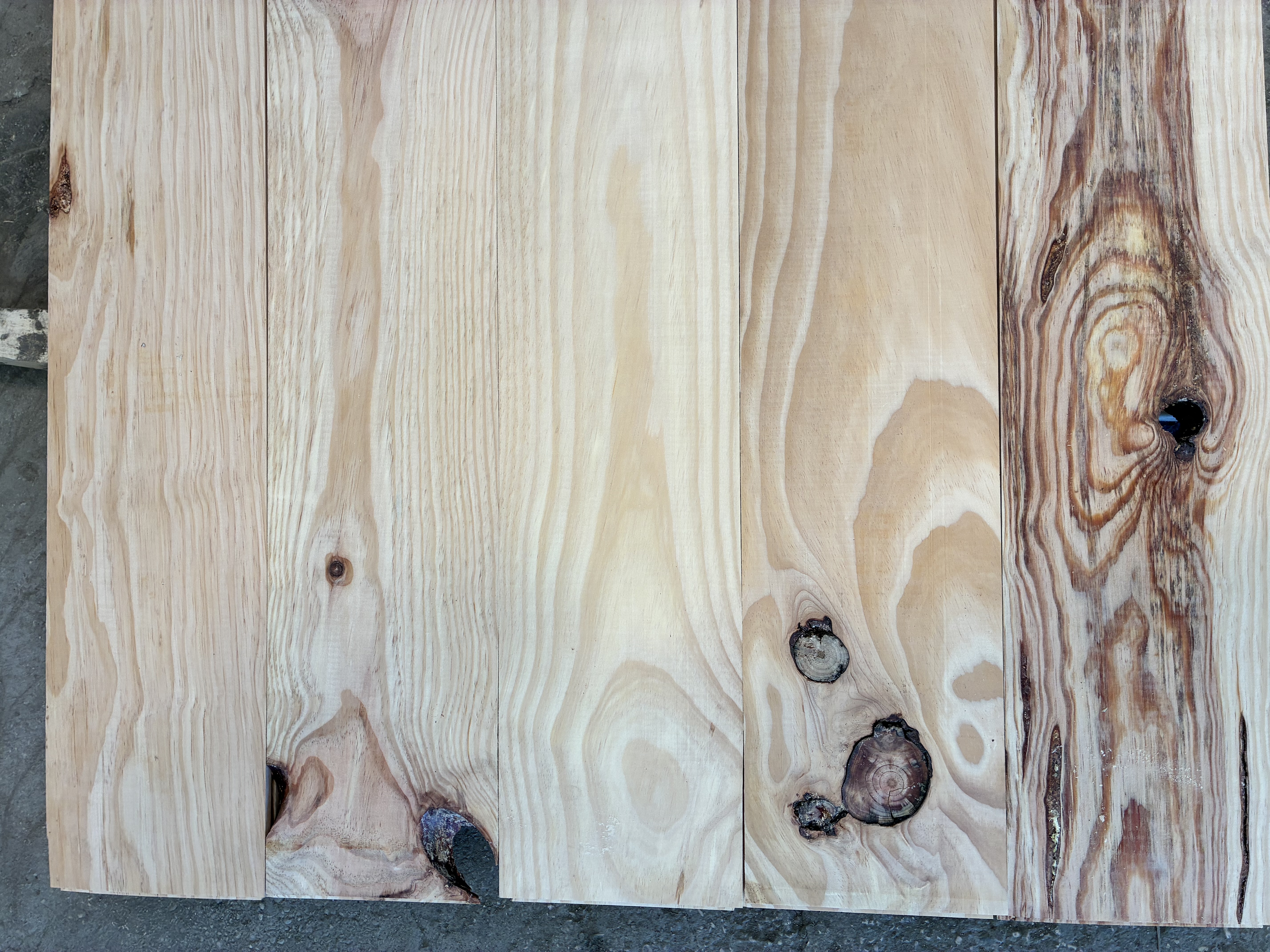 Plancher massif pin maritime DECLASSE 23x180