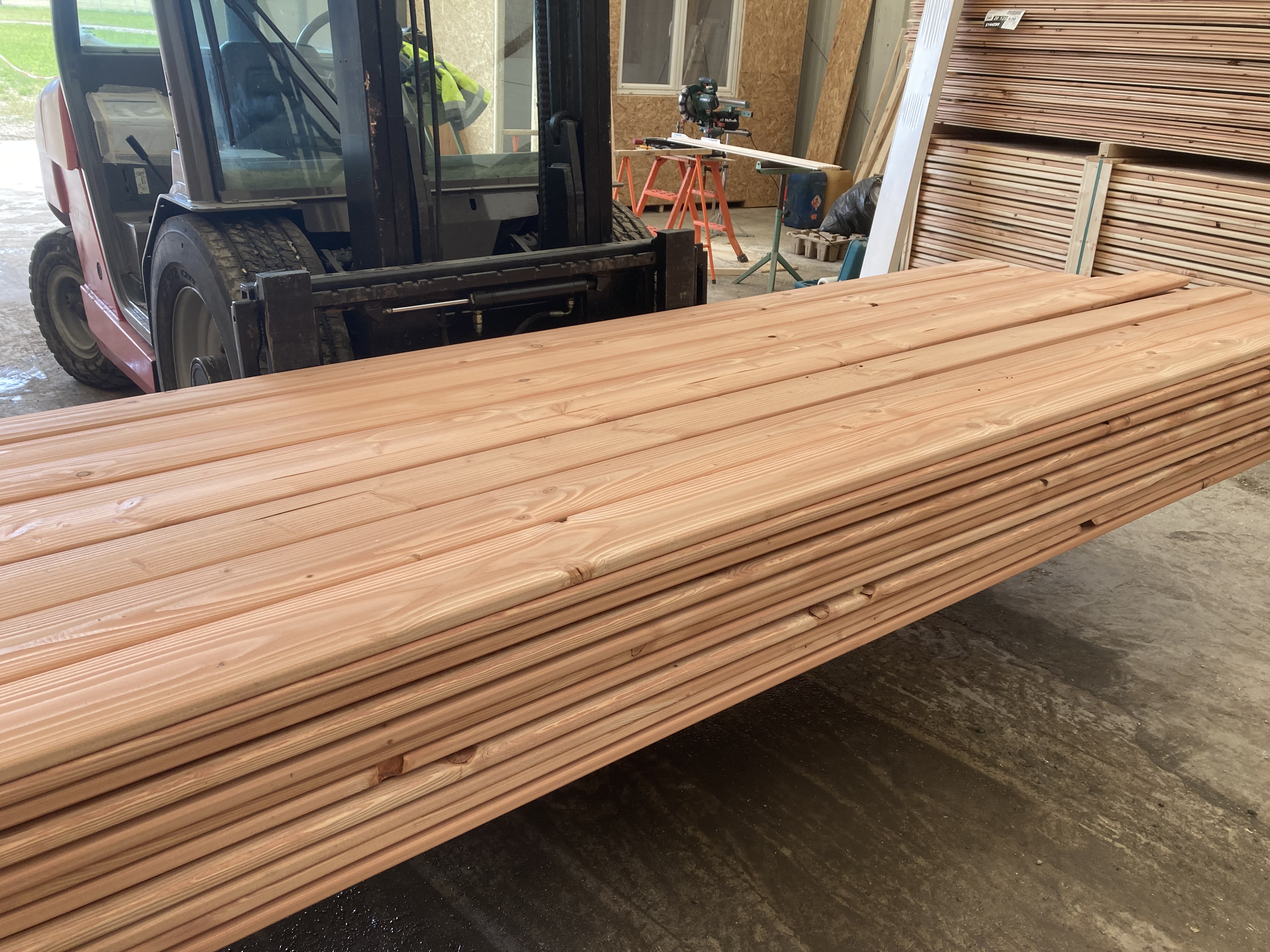 Lame terrasse DOUGLAS 27x145 4 m traité classe 3 rose autoclave