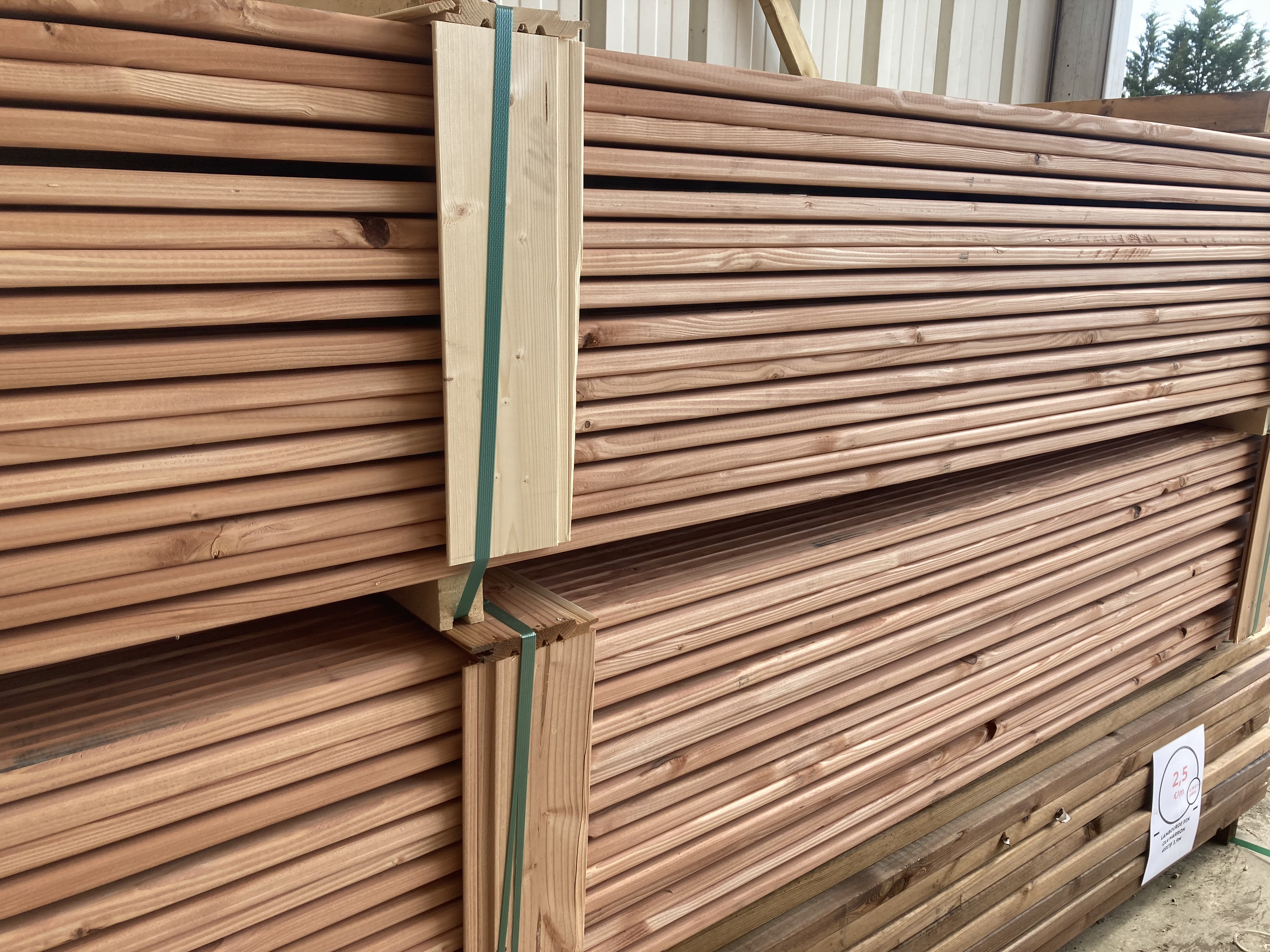 Lame terrasse DOUGLAS 27x145 3,5 m traité classe 3 rose autoclave