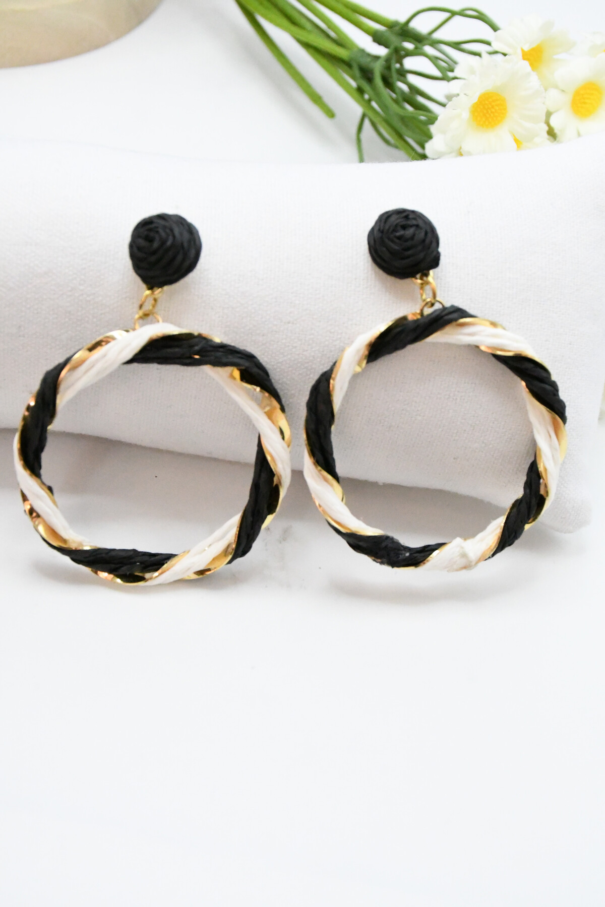 Boucles d'oreilles torsades noires et blanches