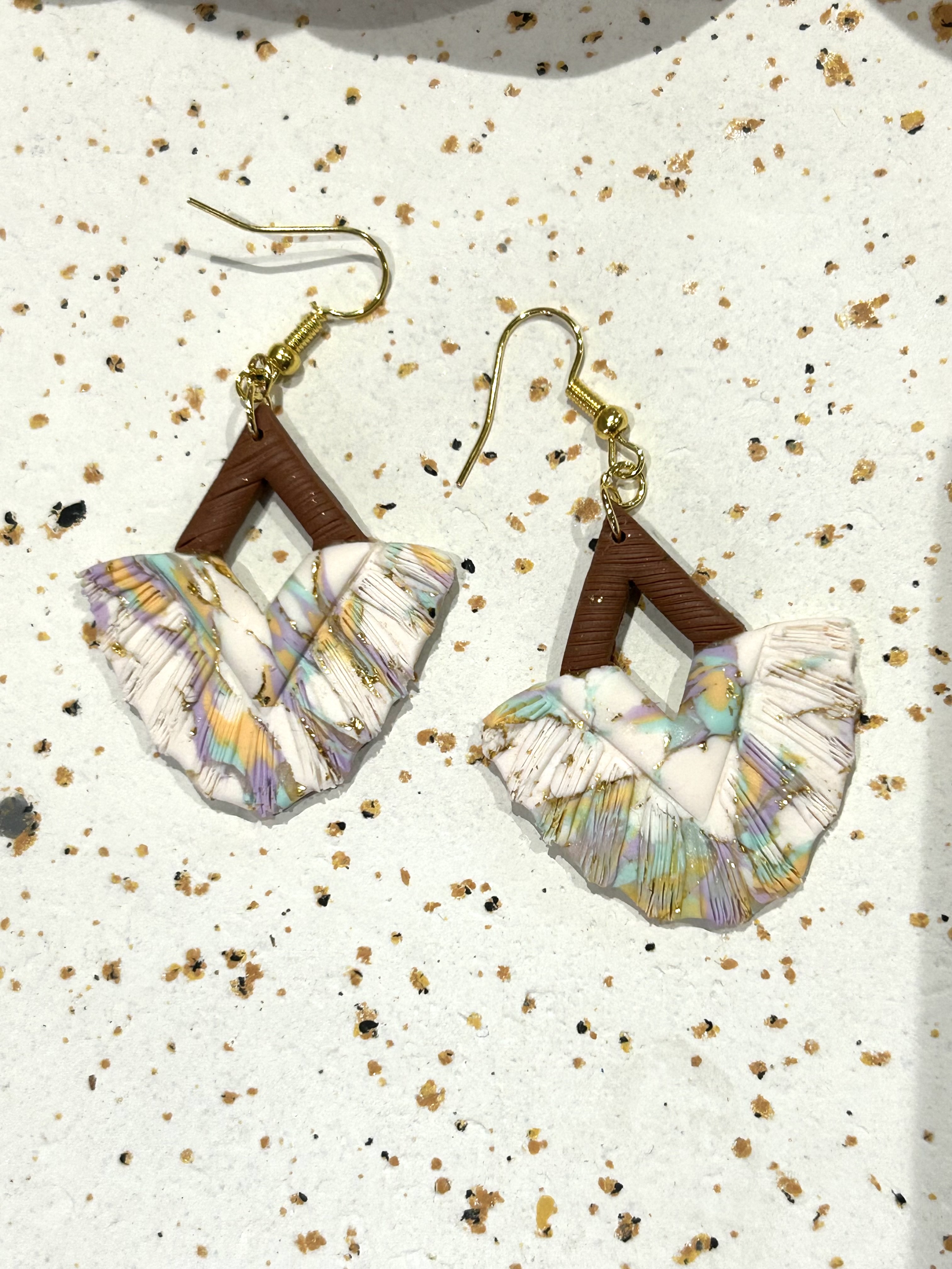Boucles d'oreilles macramé marbré blanc et pastel
