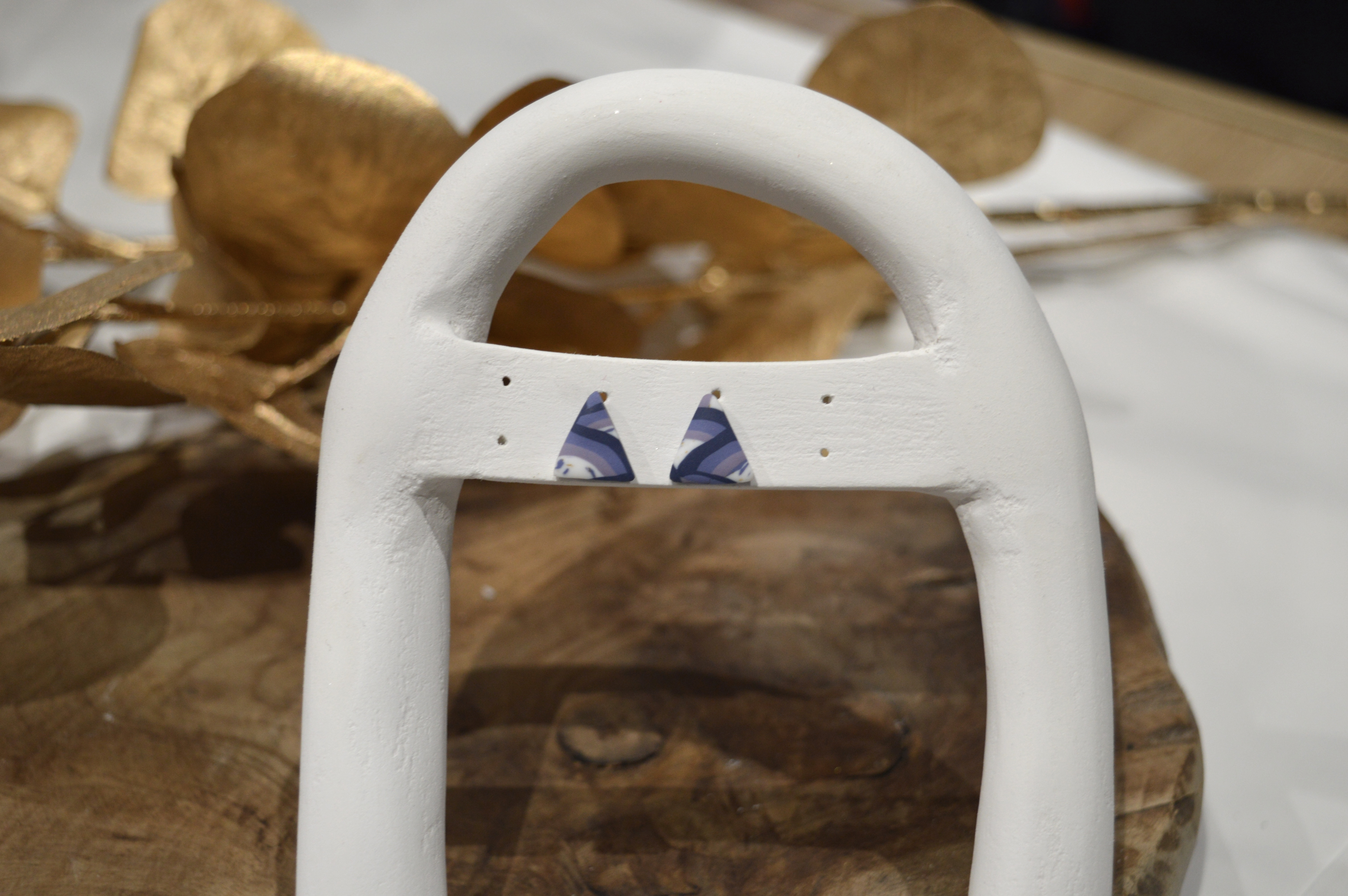 Puces d’oreilles triangulaire dégradé de bleu