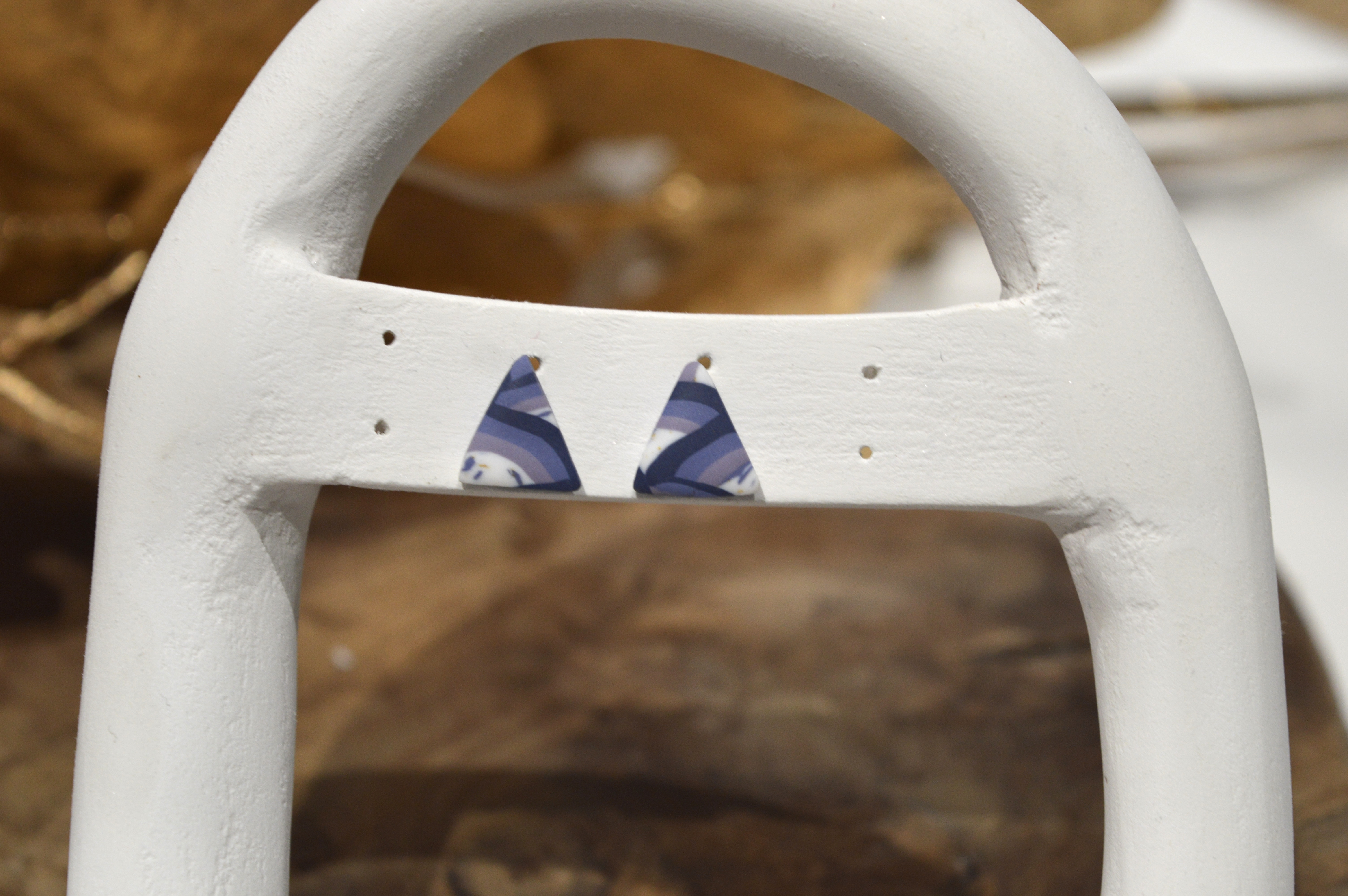Puces d’oreilles triangulaire dégradé de bleu