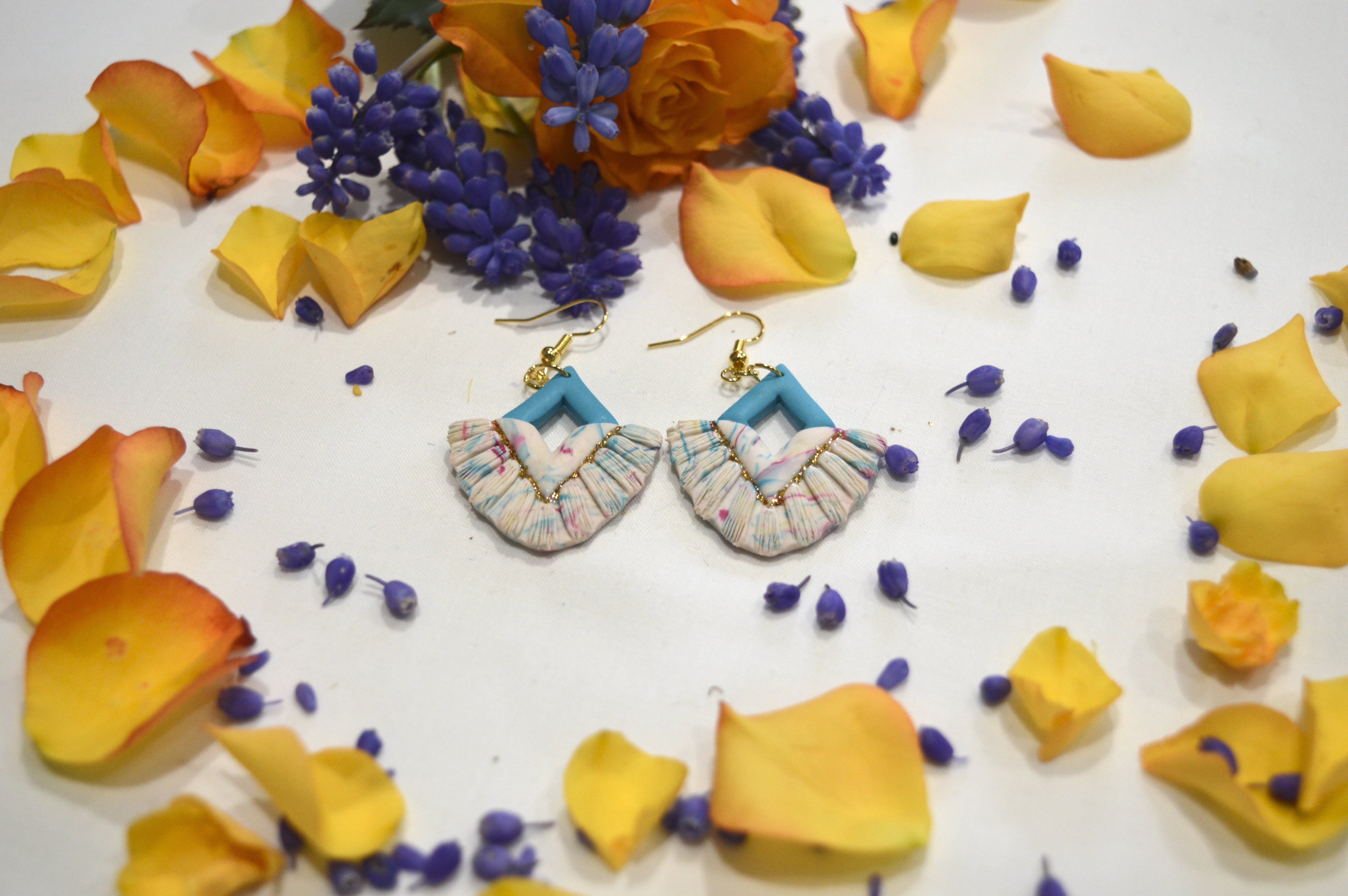 Boucles d'oreilles Macramé marbré bleu et rose
