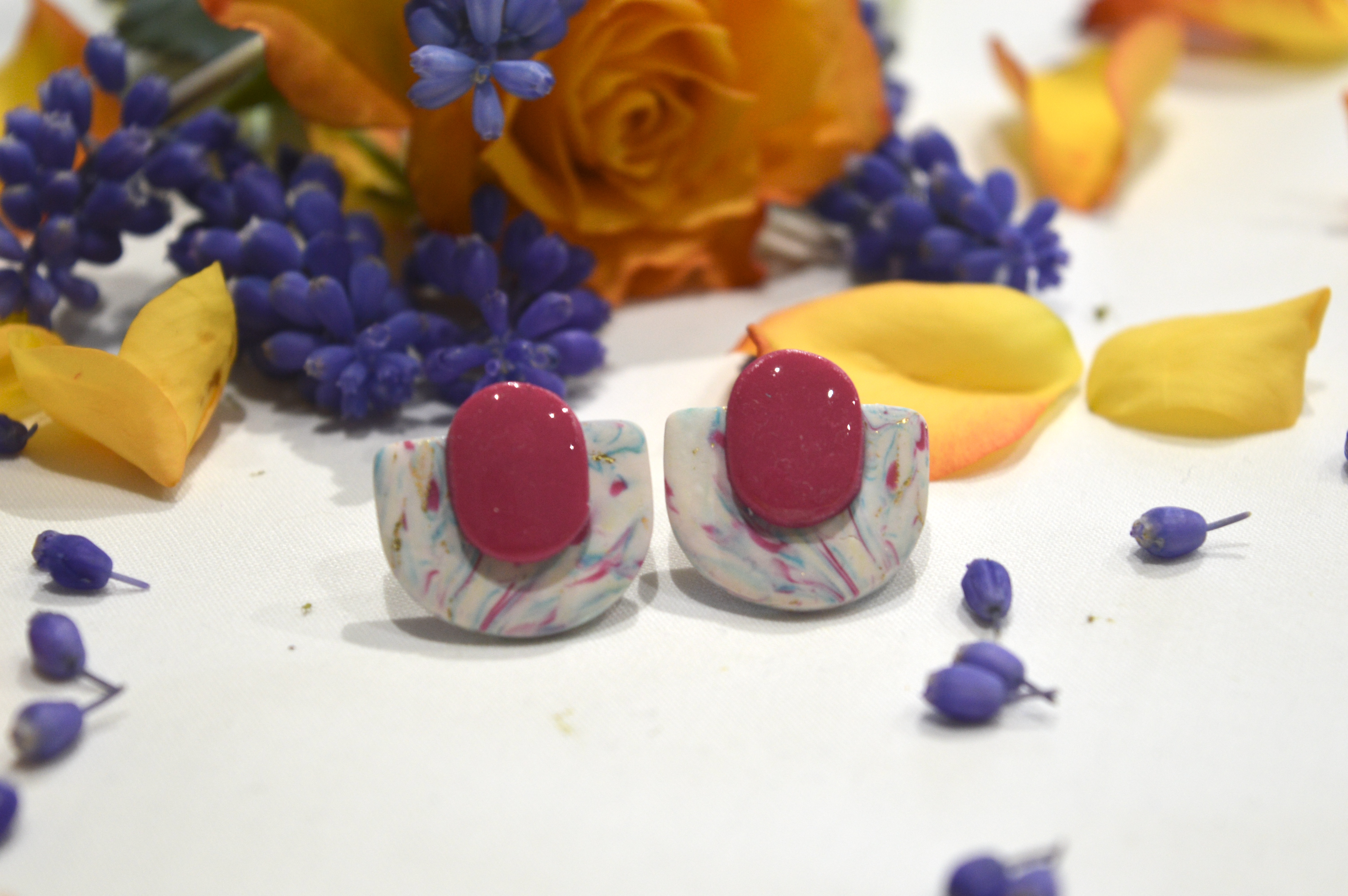 Boucles d'oreilles marbré bleu et fuschia 