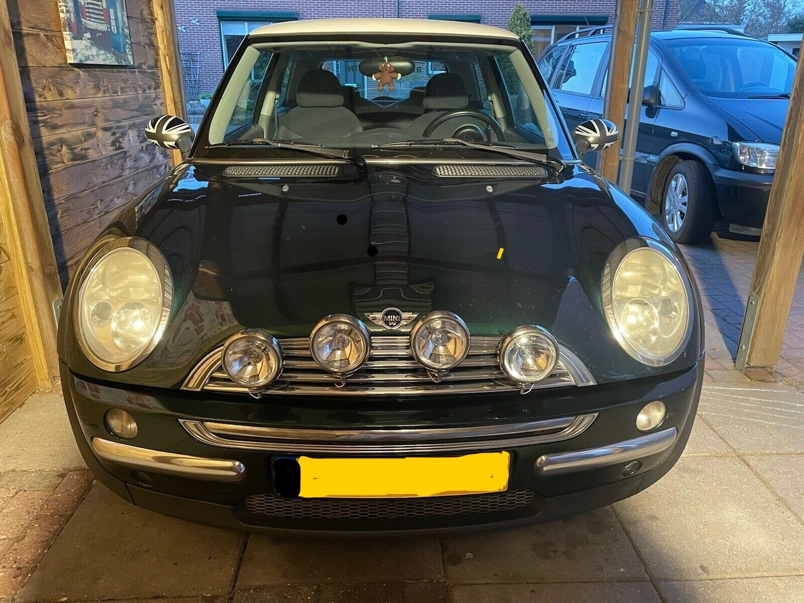 BMW MINI SPOT LIGHTS (x4) ITALIAN JOB STYLE 2 WIDE LAMPS 2 HIGHER CENTRAL LAMPS