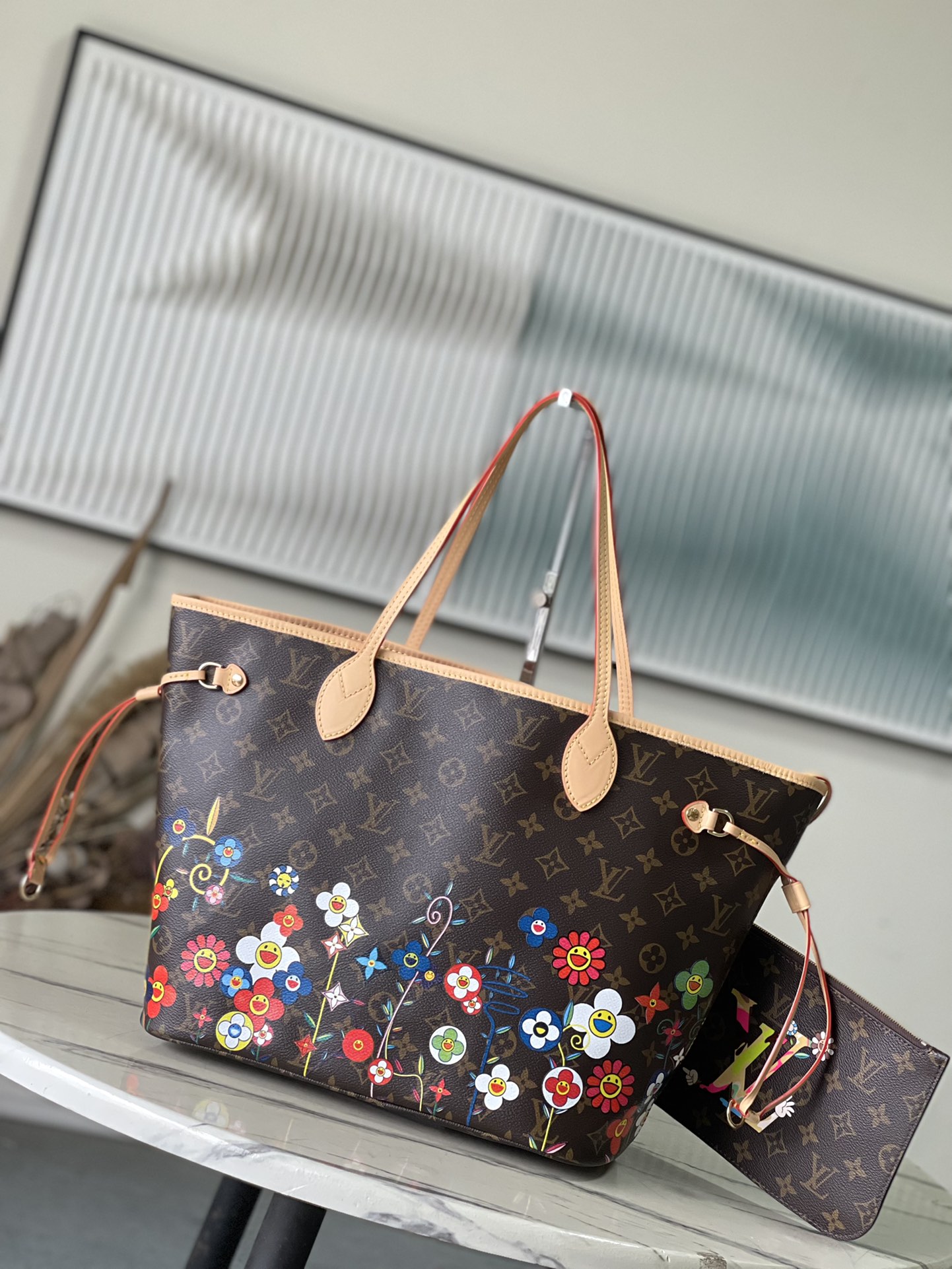 LV This Neverfull medium-sized handbag comes from the Louis x Murakami Takashi reprint series
