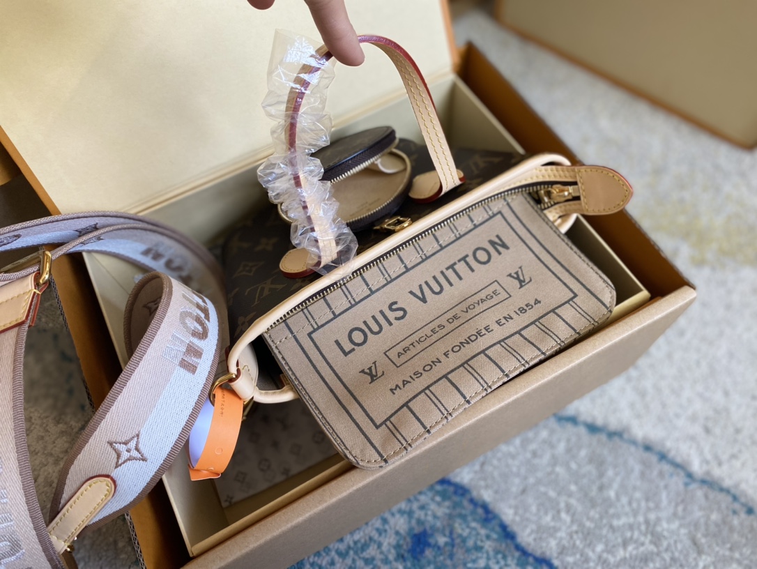 LV Neverfull BB handbag
