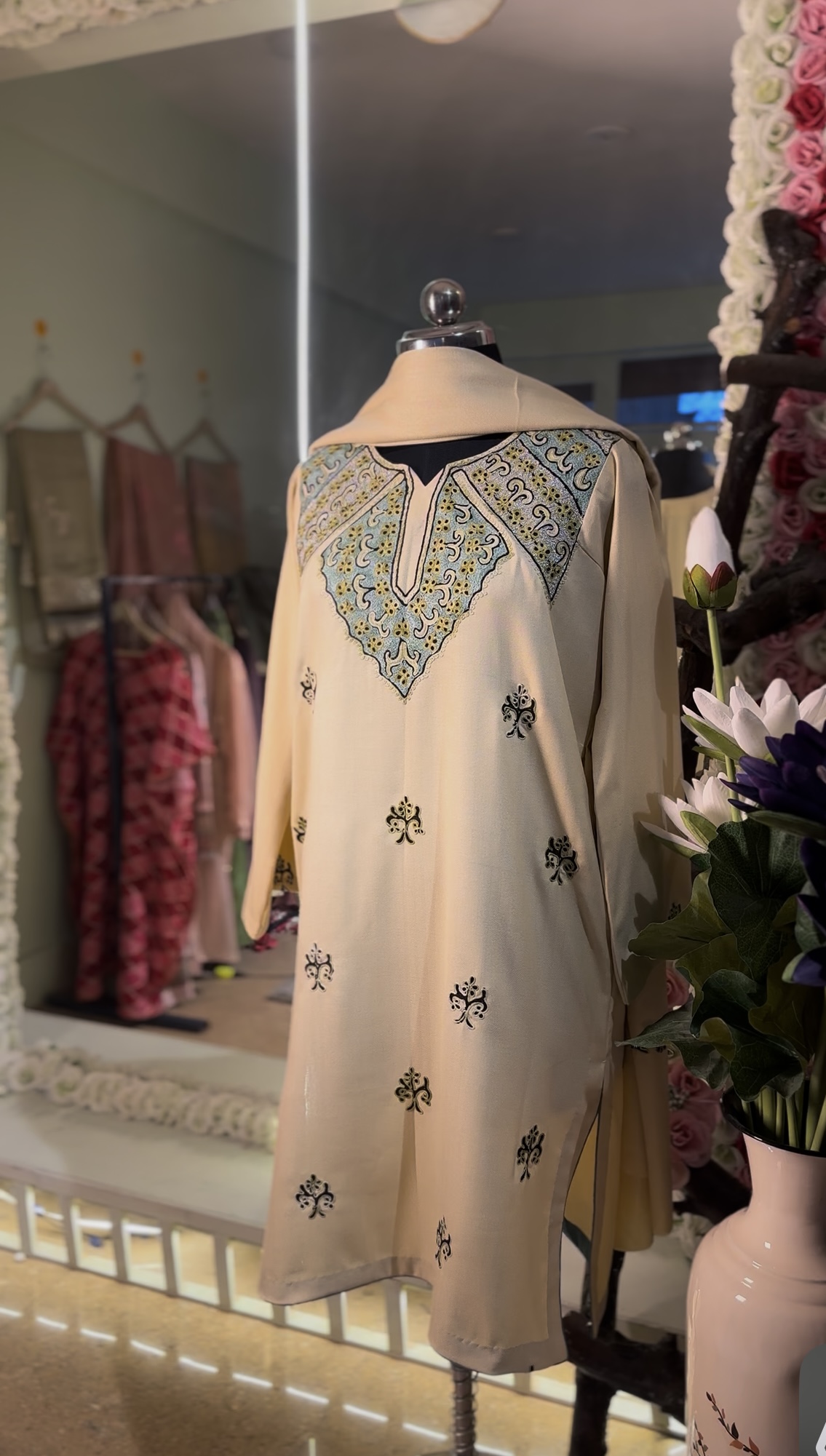 GULNAAR - Ivory Winter Elegance 