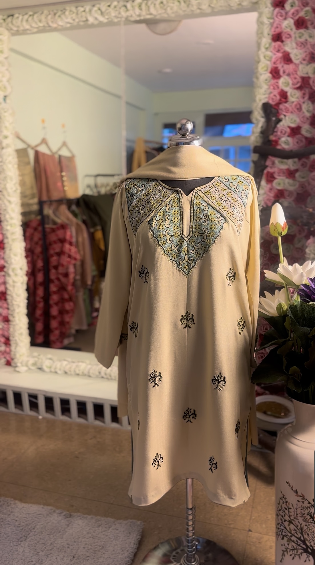 GULNAAR - Ivory Winter Elegance 