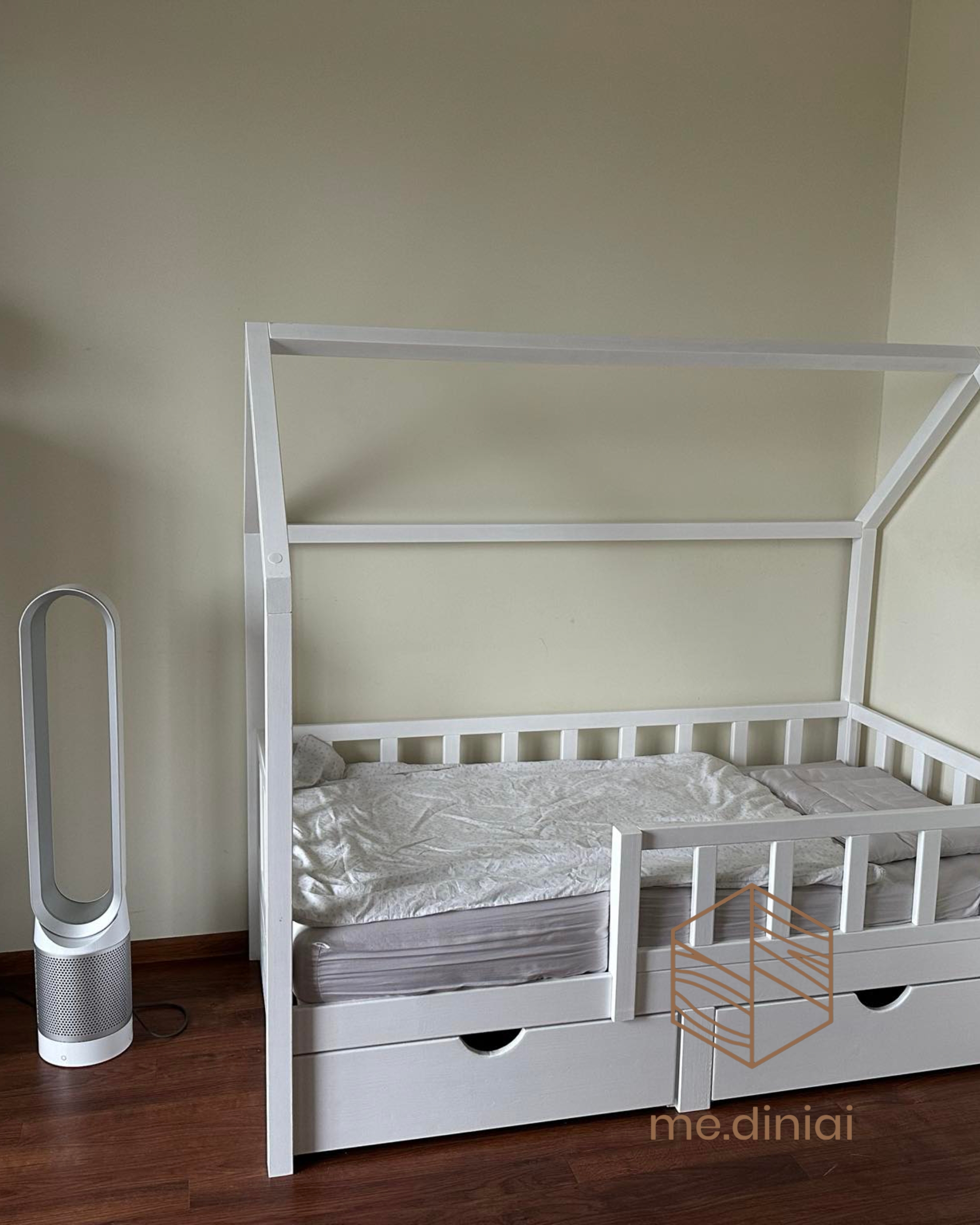 Lovytė-namelis (pilnas)