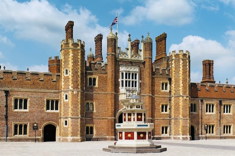 Hampton Court Palace Tour For 2