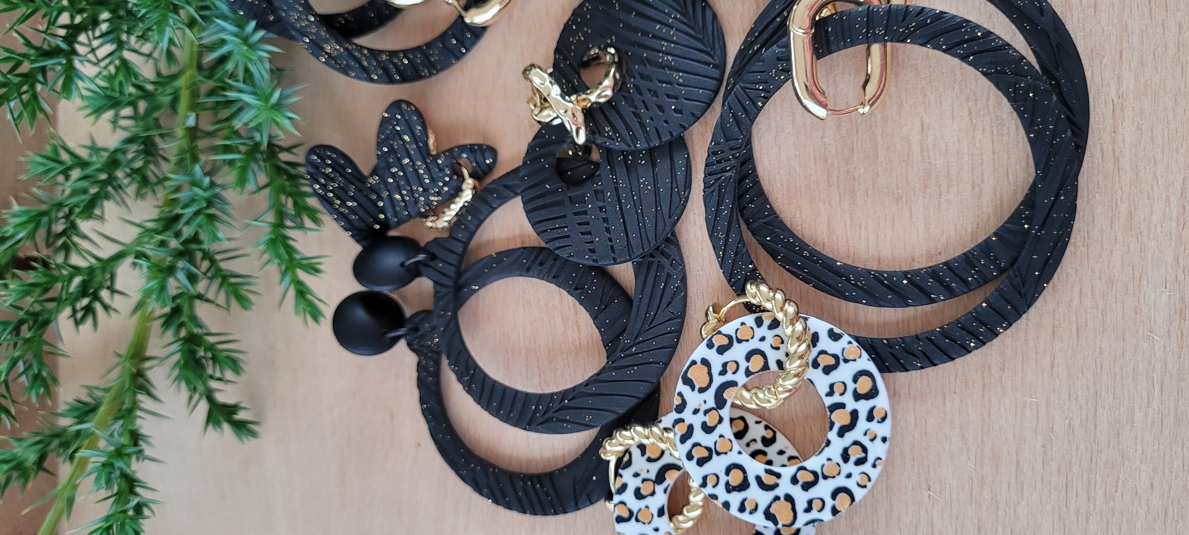 Boucles d'oreilles et bracelet