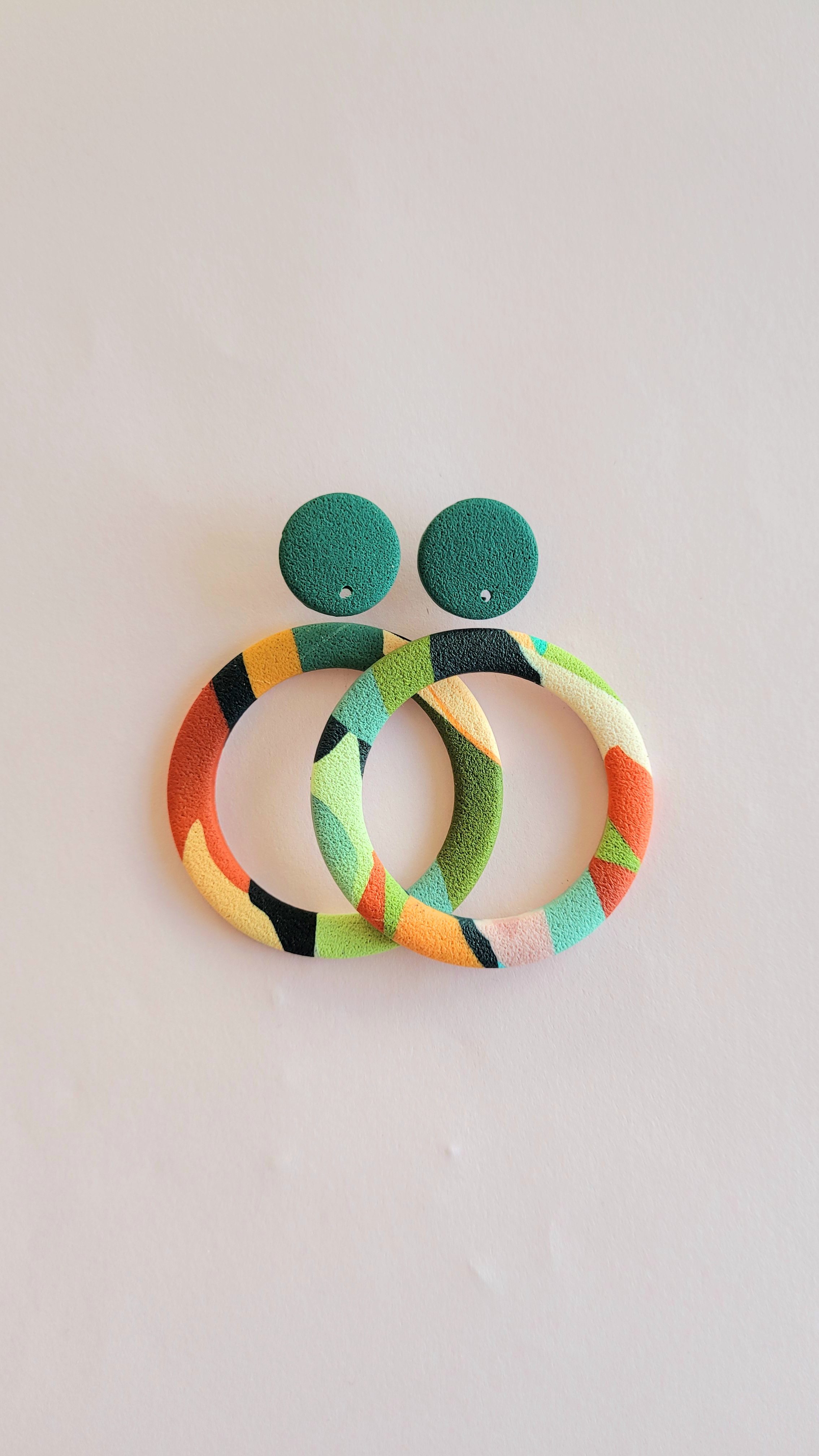 Boucles d'oreilles colorées