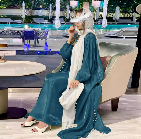 Abaya u dva djela