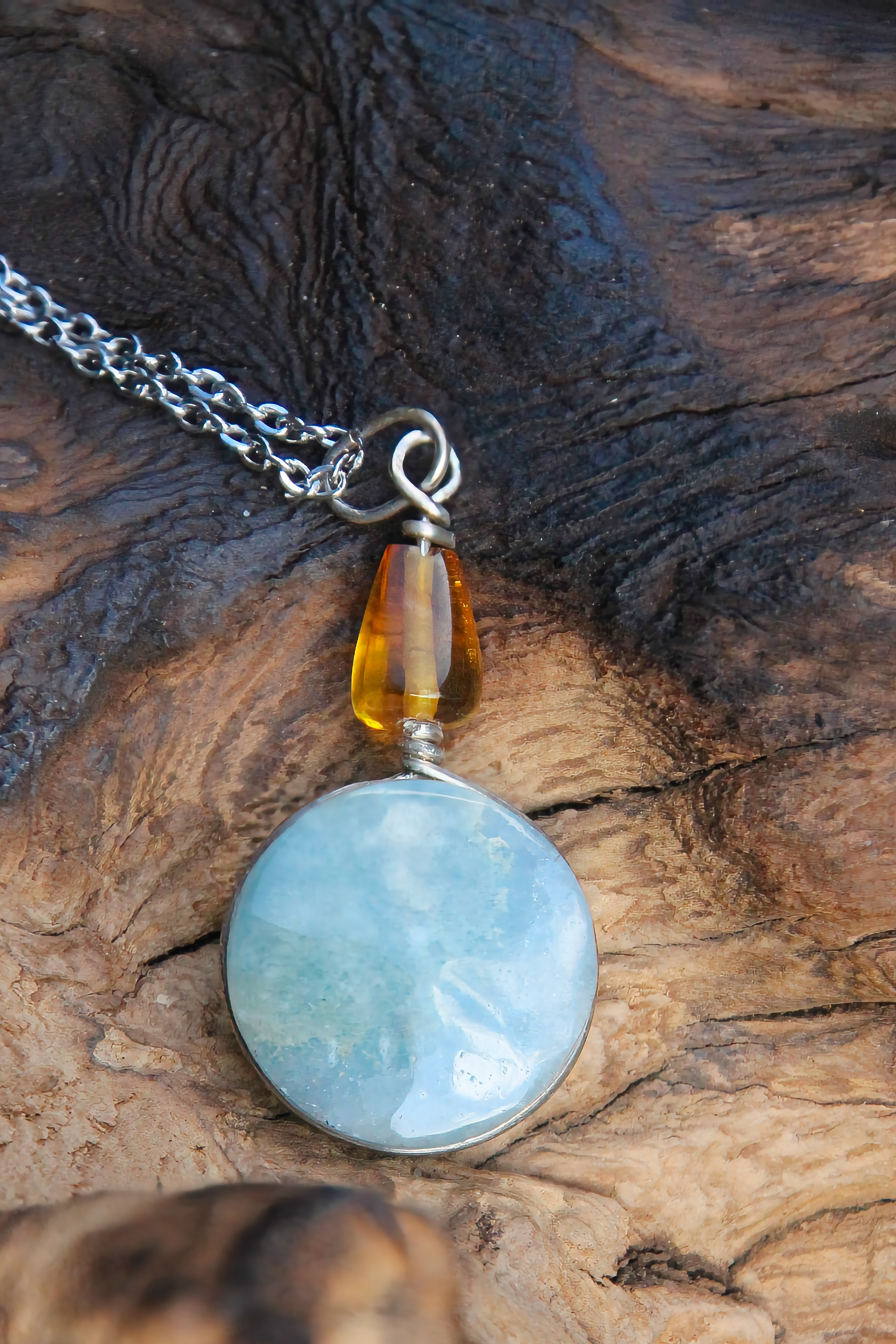 Blauer Onyx (mit Bernstein) Halskette