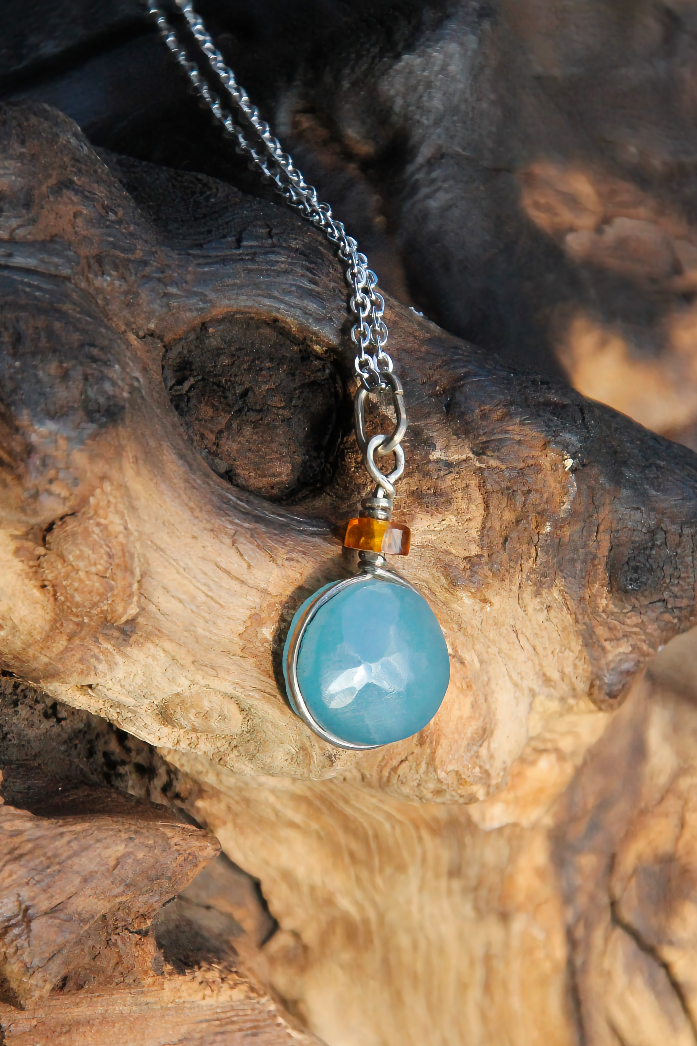 Blauer Onyx (mit Bernstein) Halskette