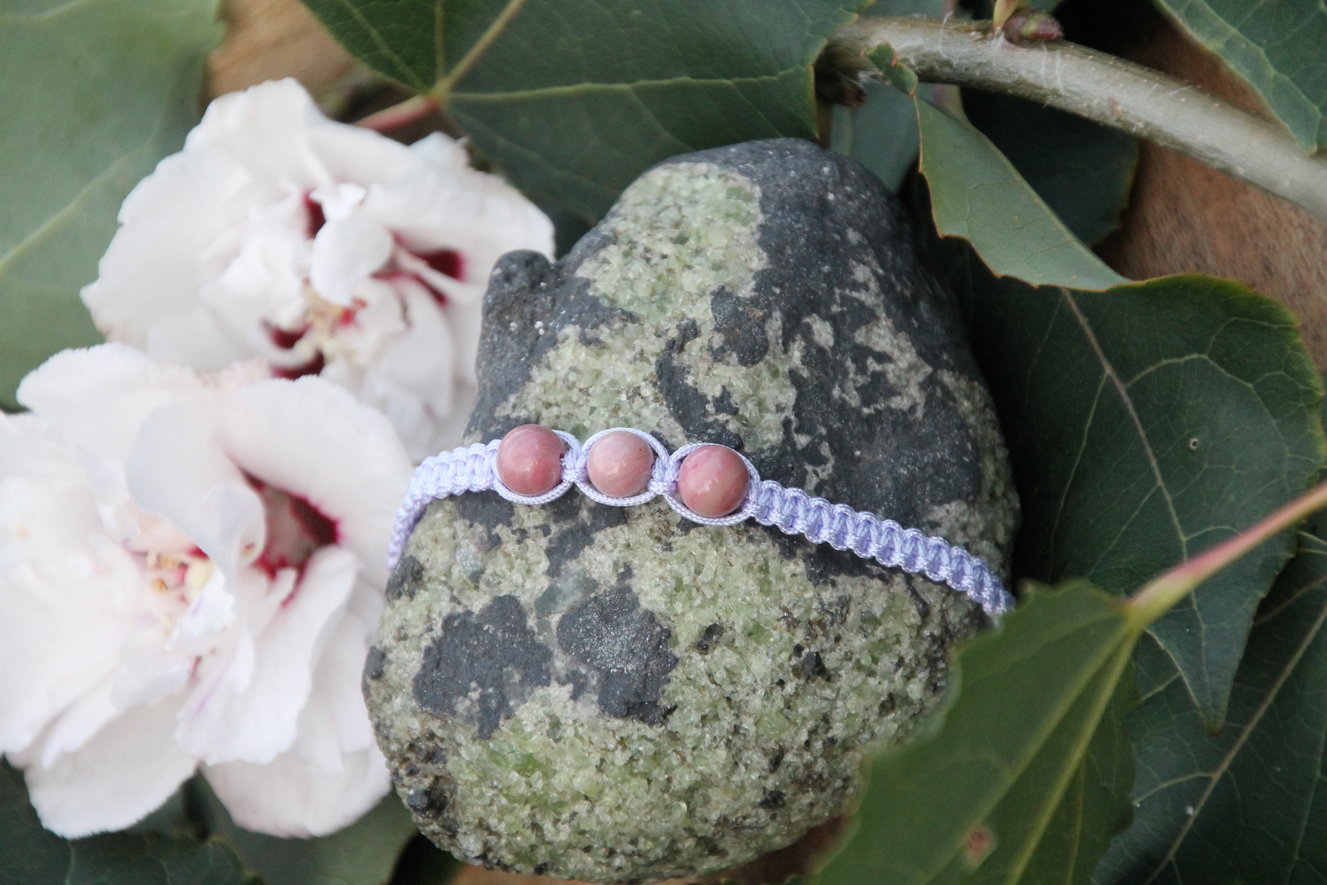 Rhodonit - Makramee Armband