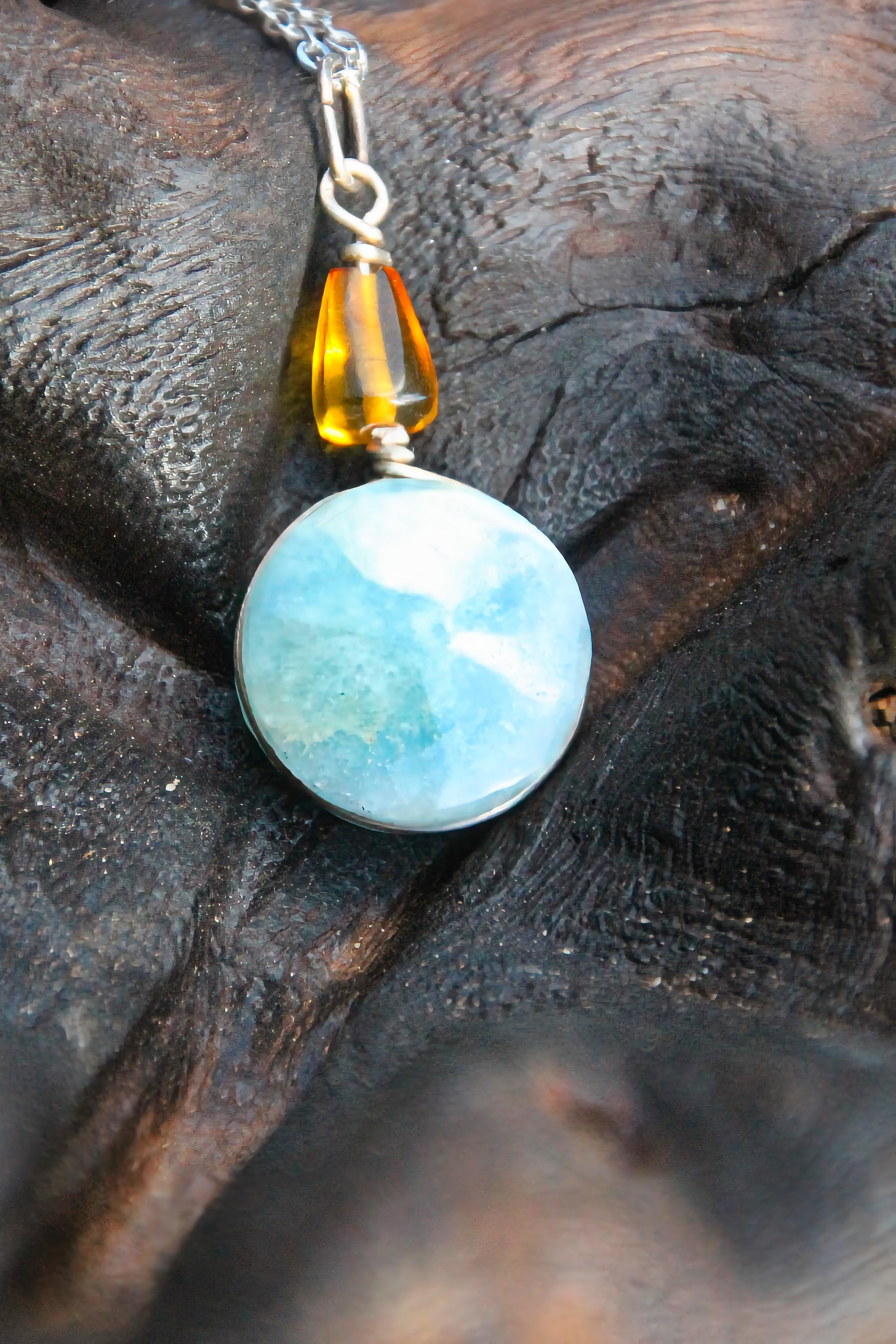 Blauer Onyx (mit Bernstein) Halskette