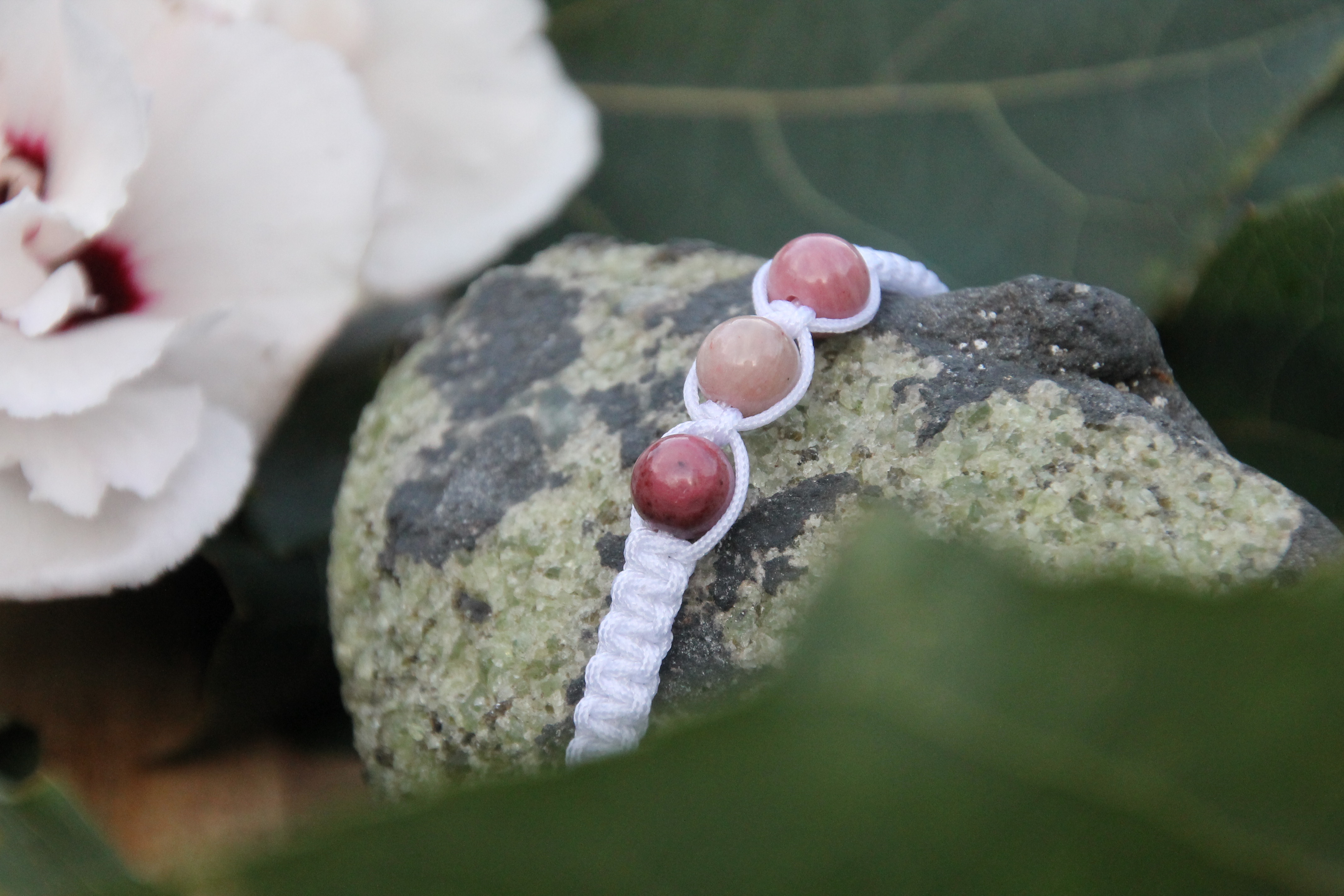 Rhodonit - Makramee Armband