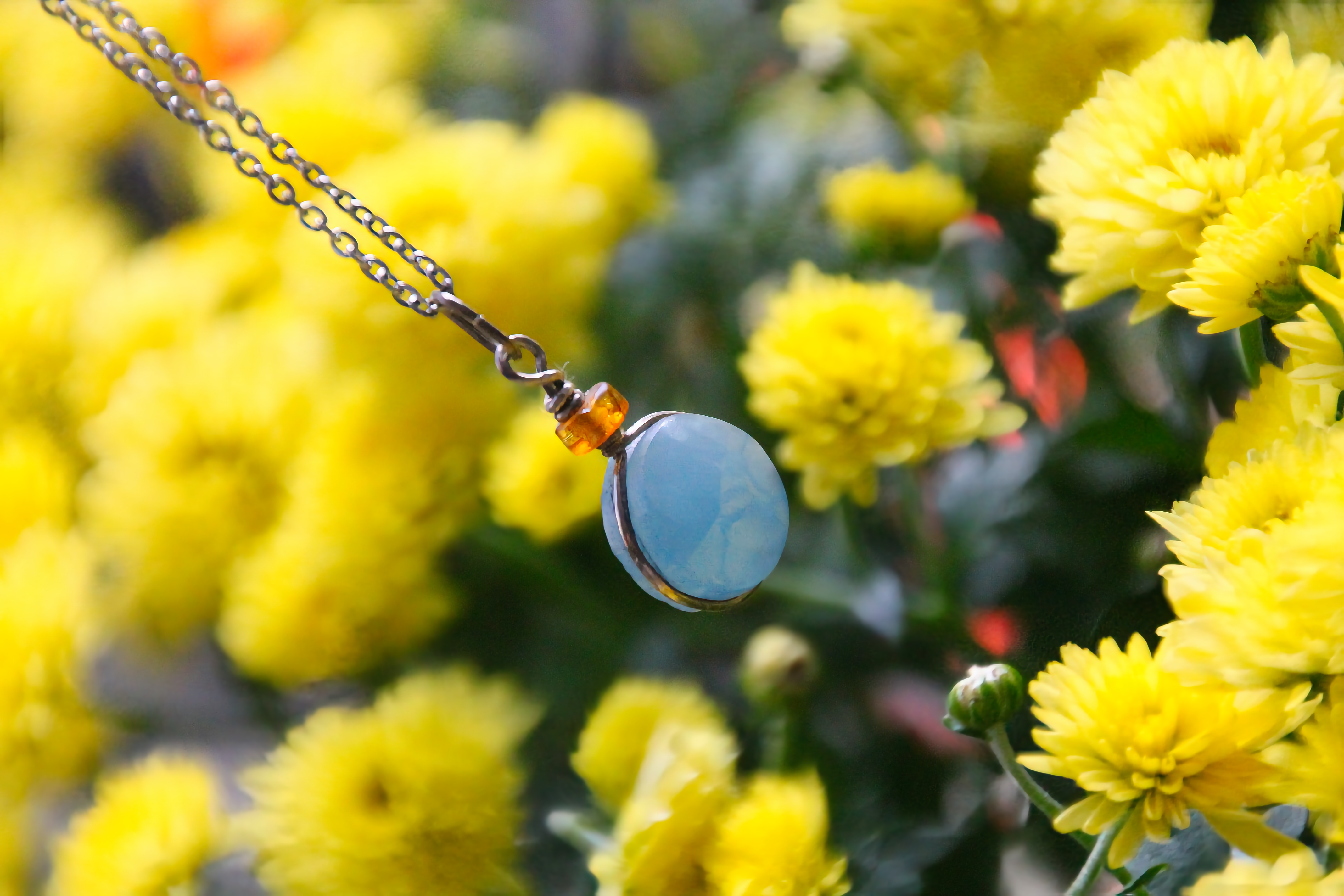 Blauer Onyx (mit Bernstein) Halskette