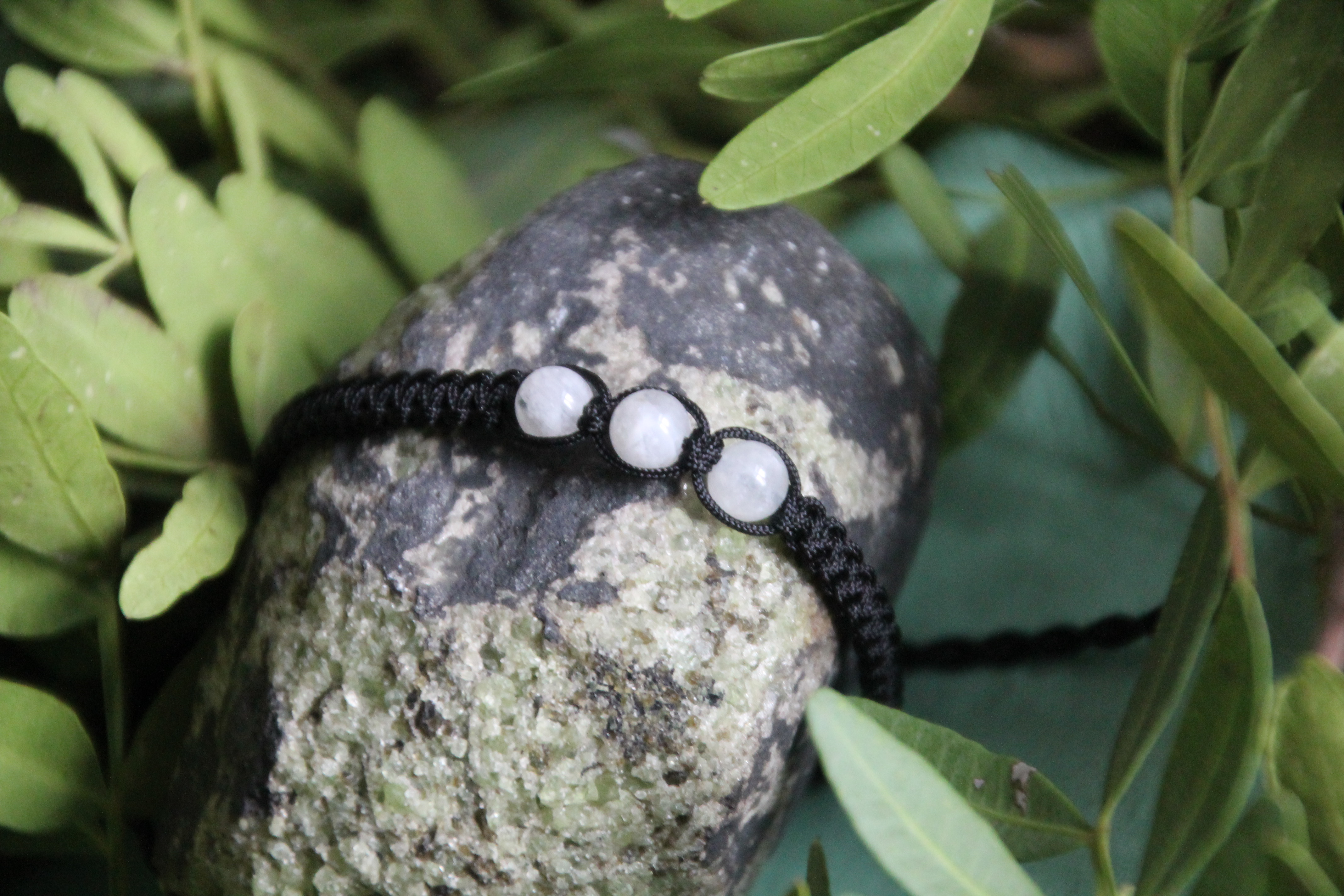 Mondstein - Makramee Armband