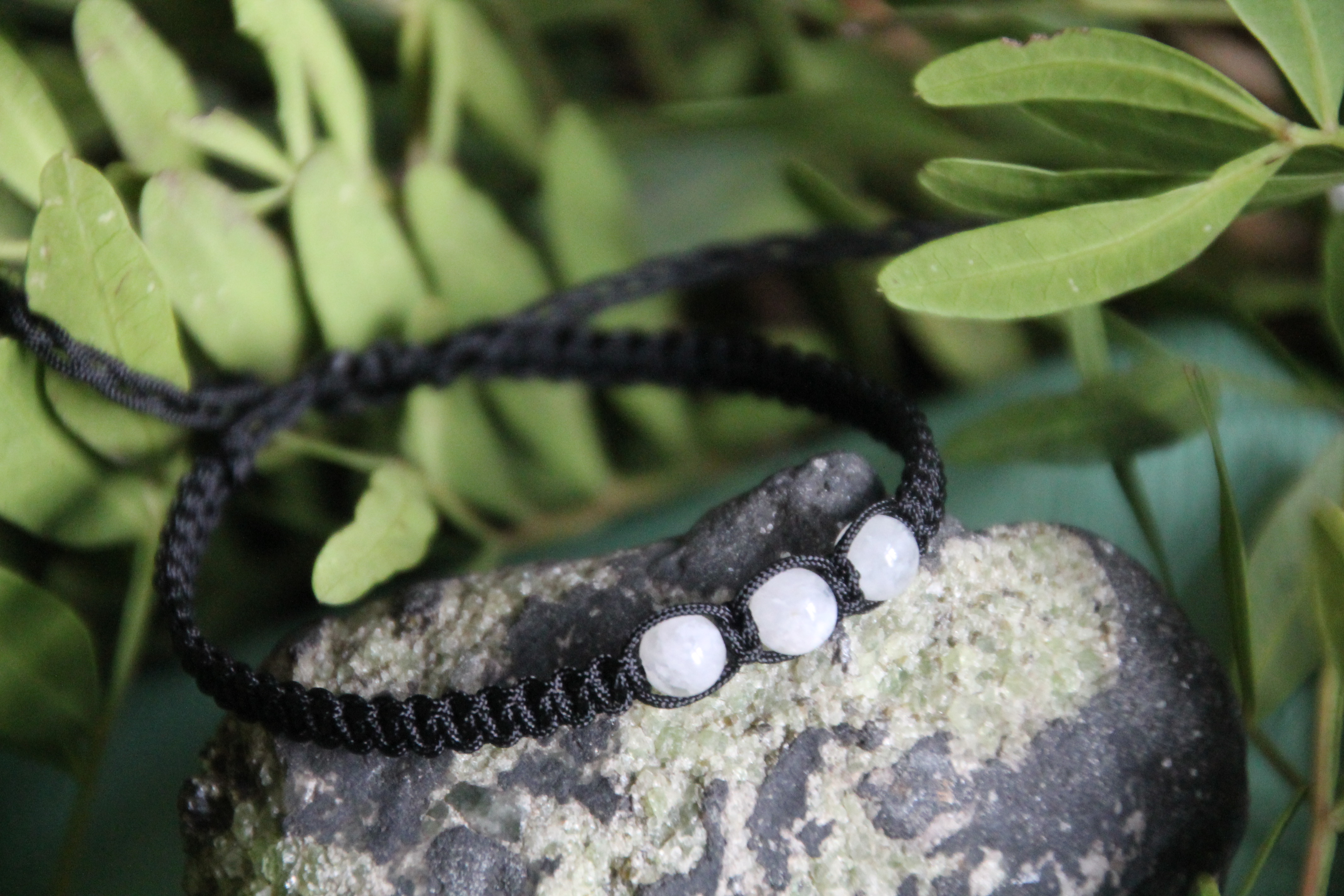 Mondstein - Makramee Armband