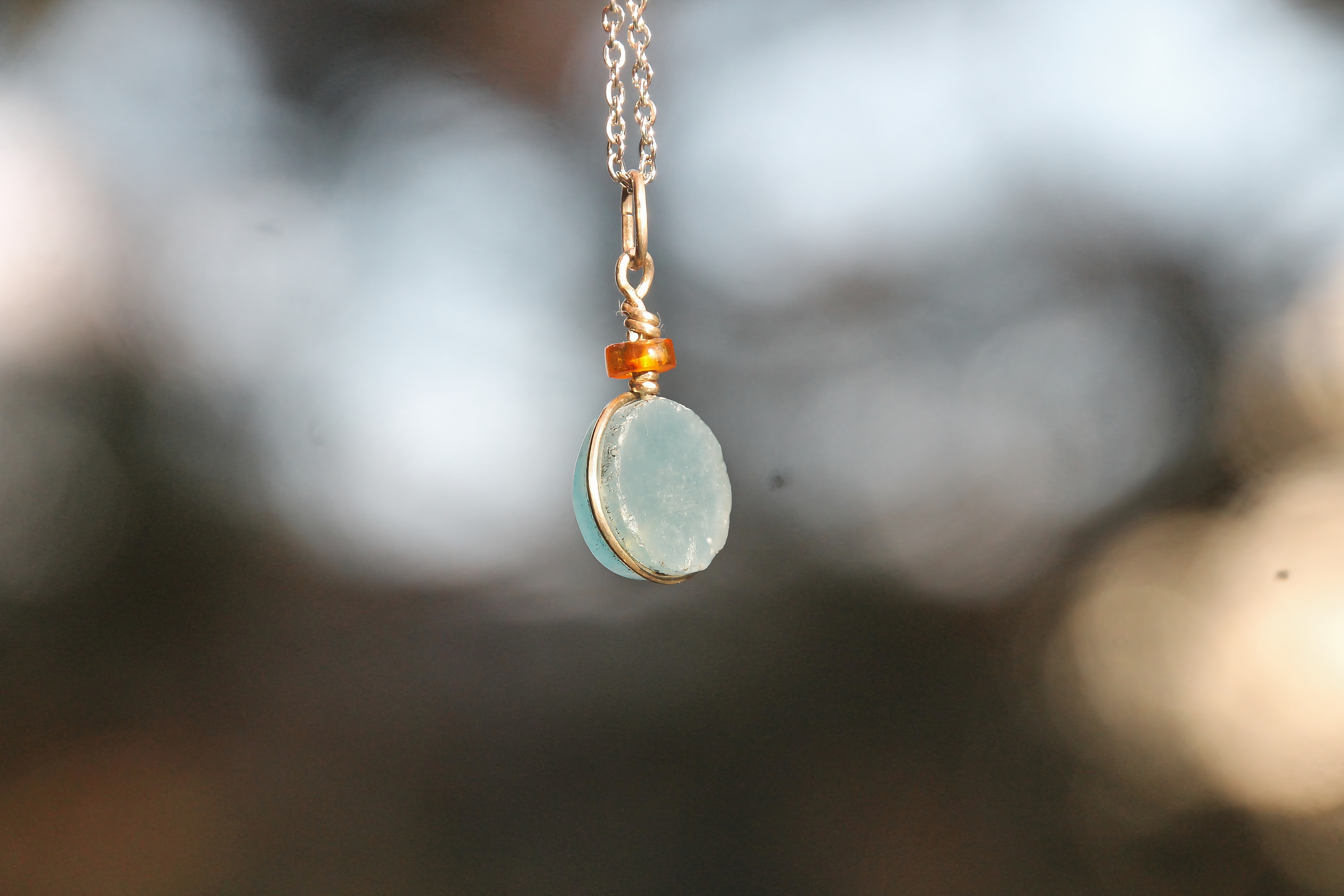 Blauer Onyx (mit Bernstein) Halskette