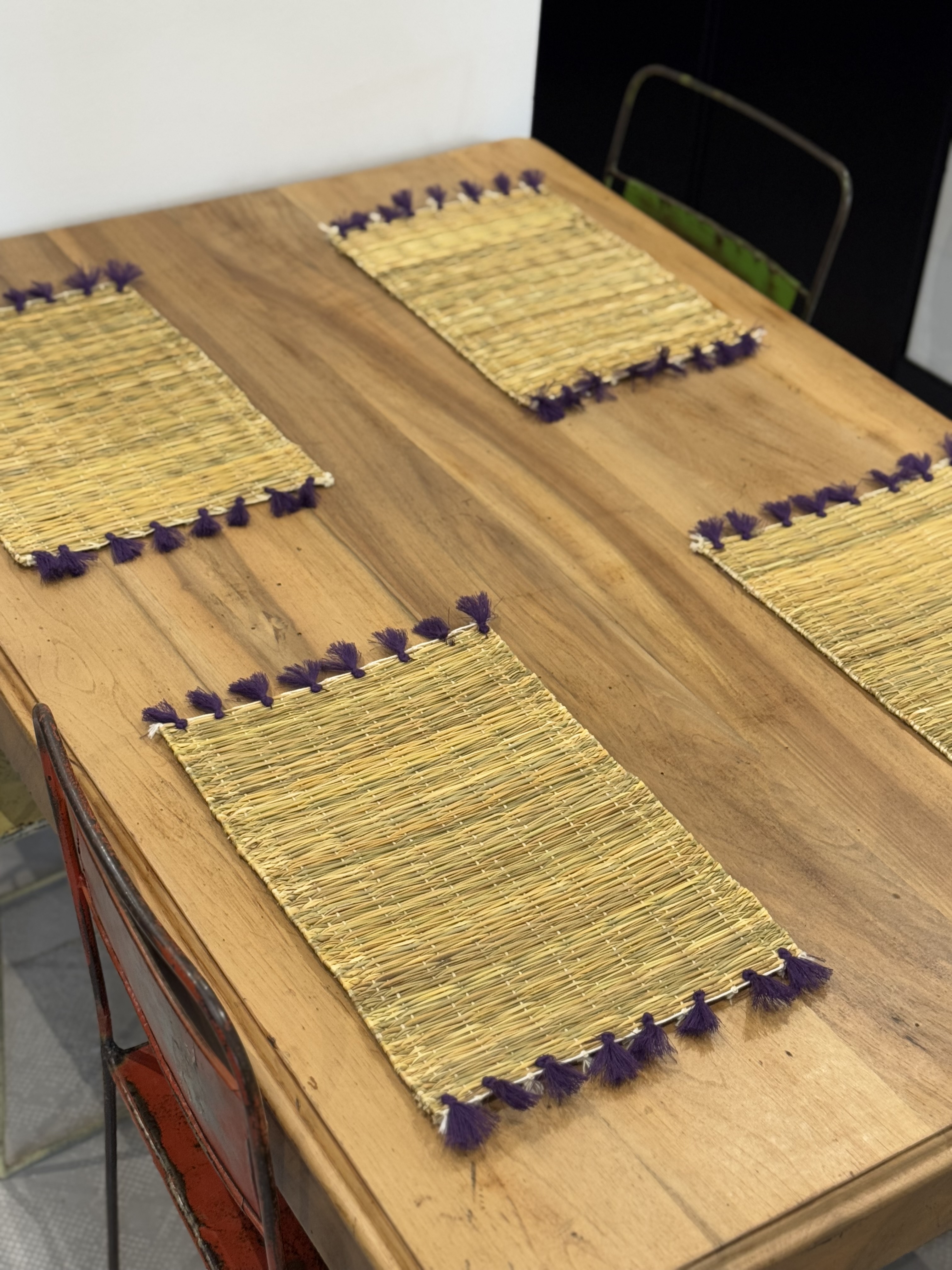 Set de table osier avec pompons