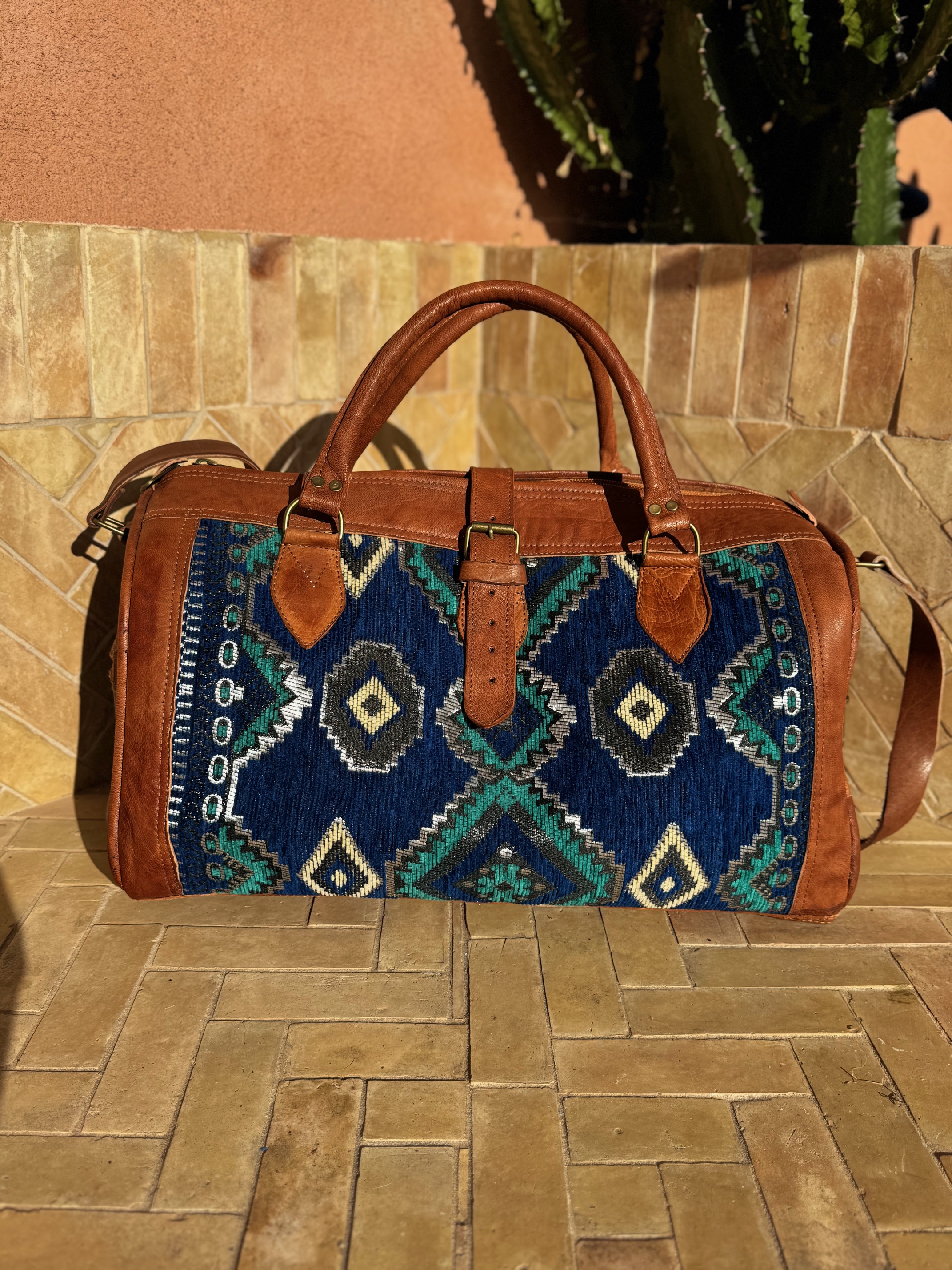 Sac Week-end en kilim berbère bleu et cuir 