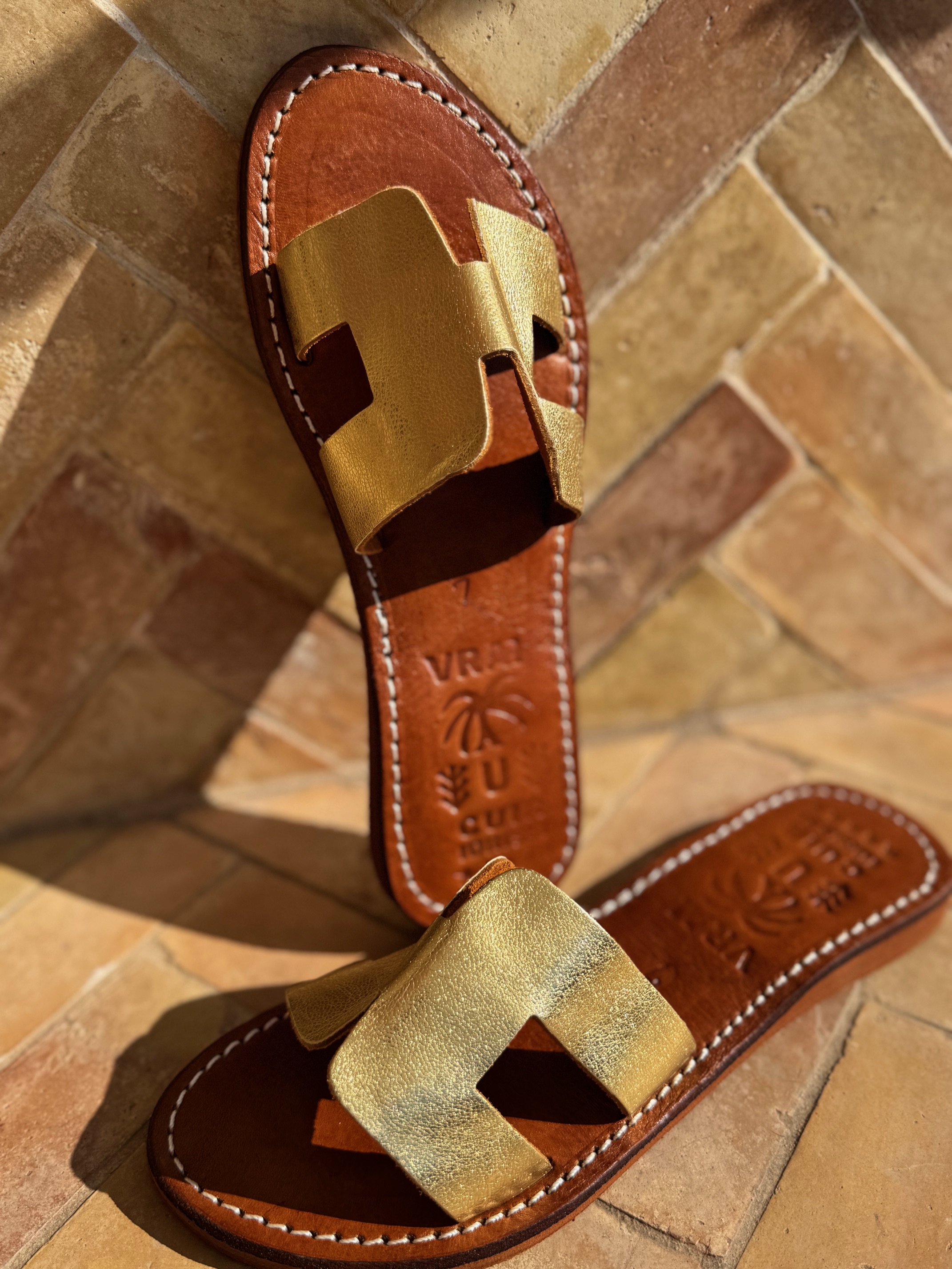 Mules d'été H cuir véritable or