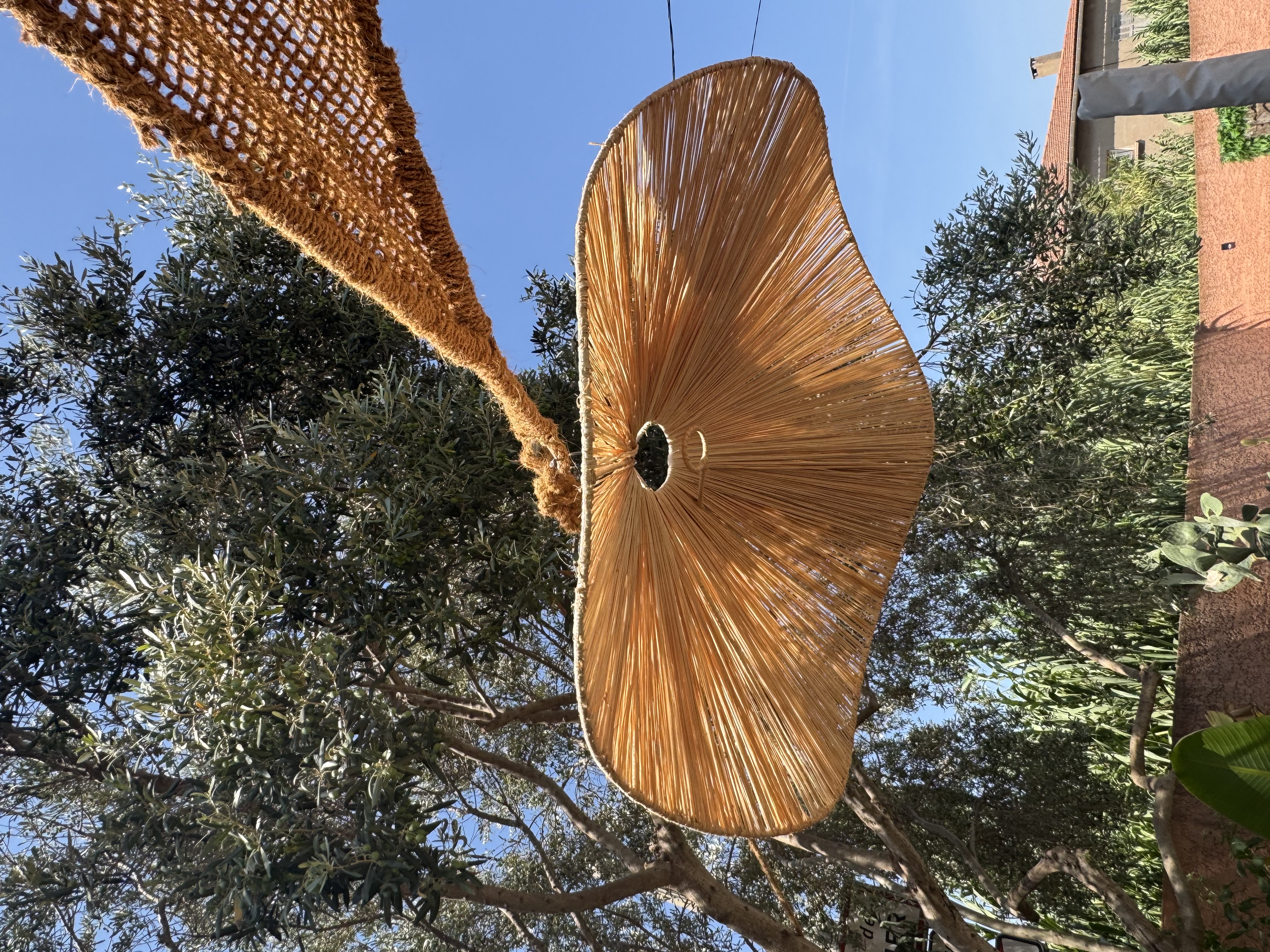 Suspension Vaguelette en raphia