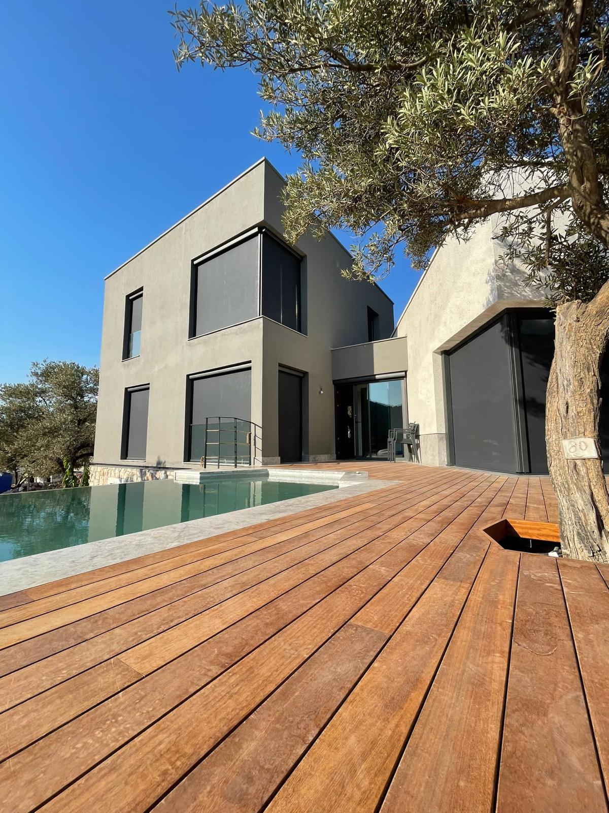 AluShade-V (Custom Size Production)