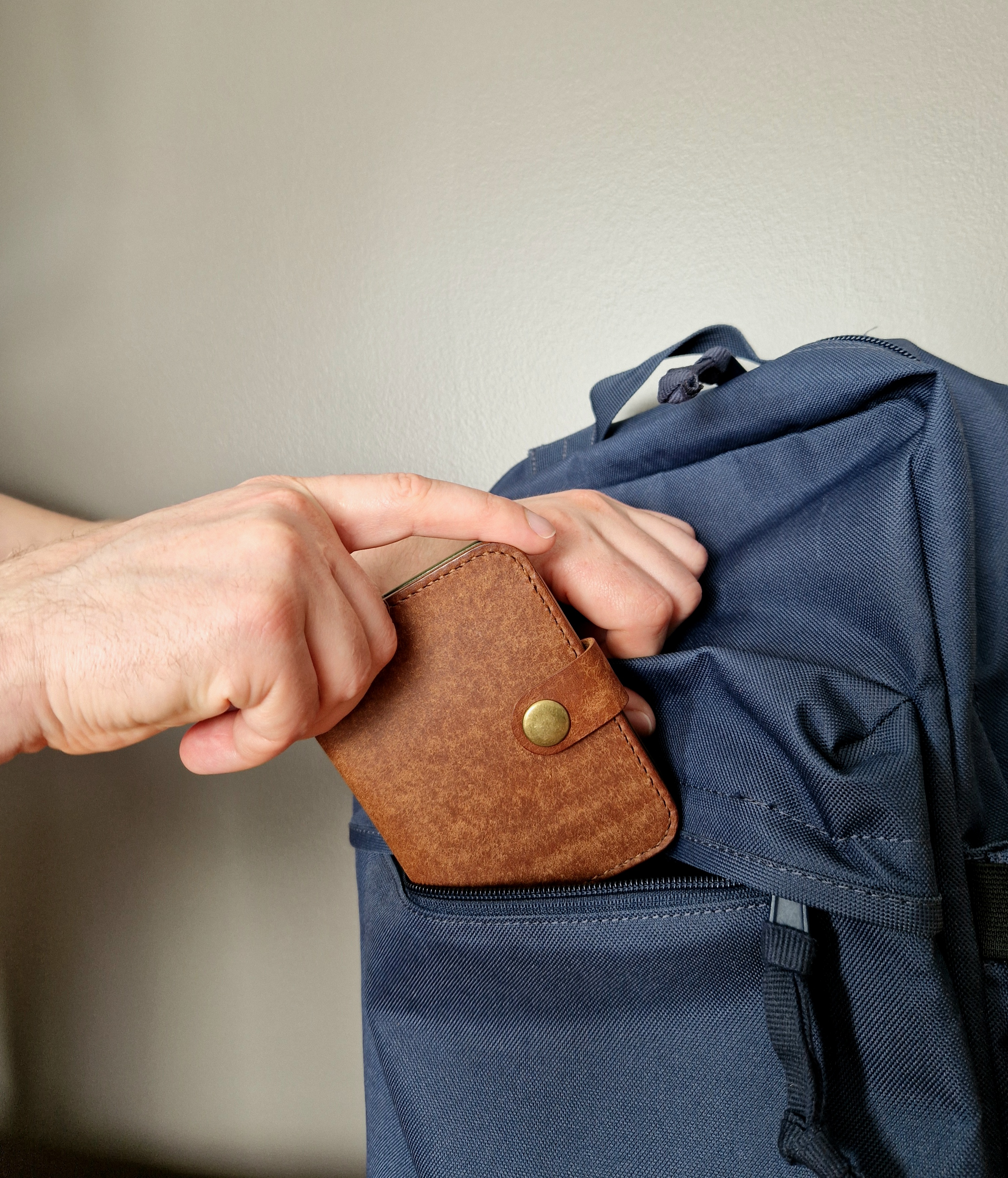 Foldable Wallet With Clasp
