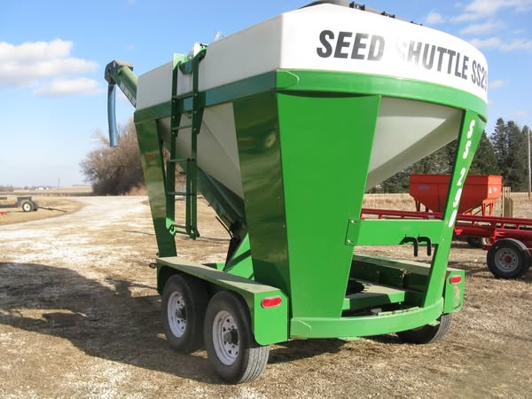 Norwood Seed Shuttle SS290 seed tender, remote control, like new