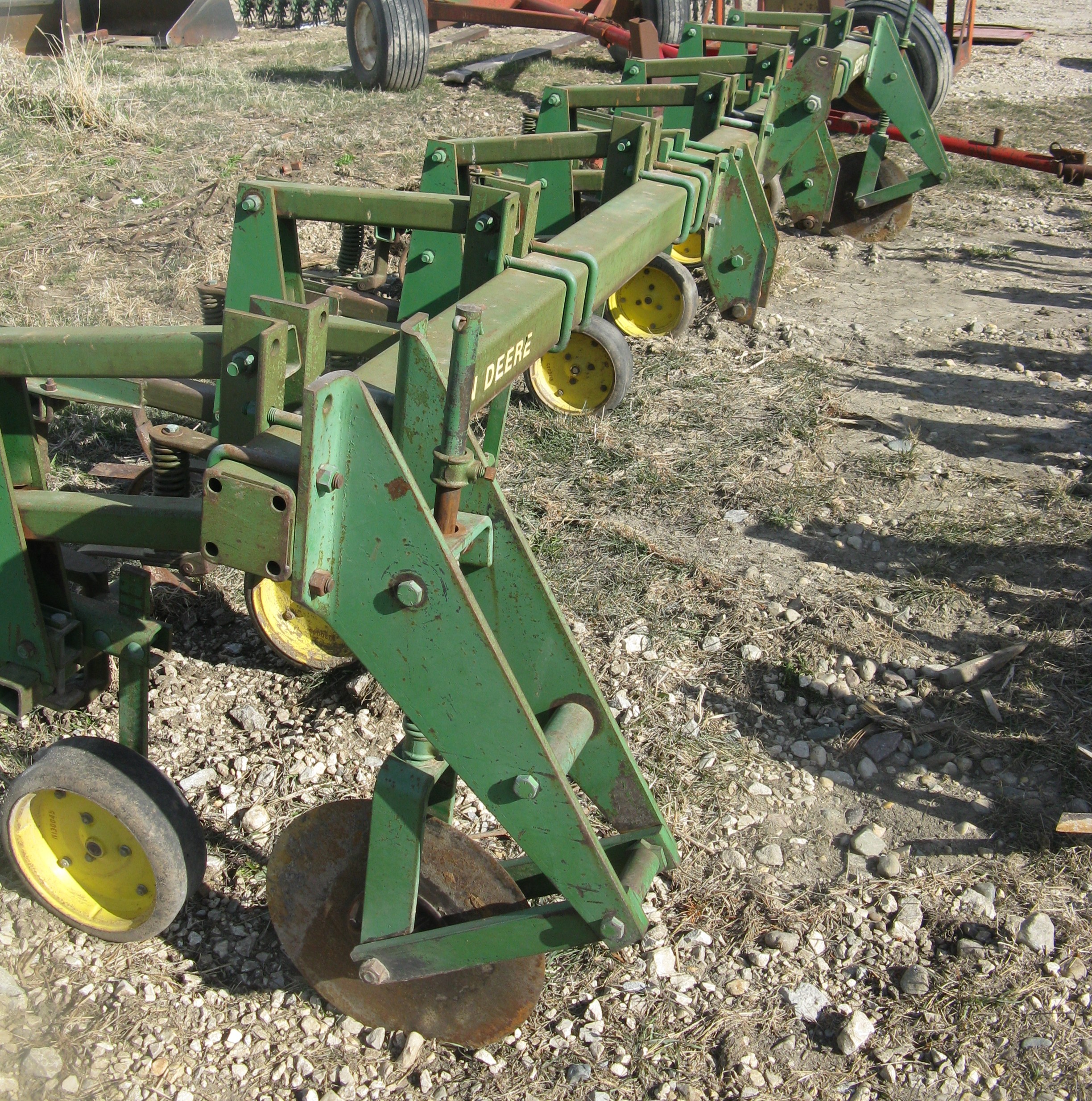 John Deere 825 cultivator 6-30 