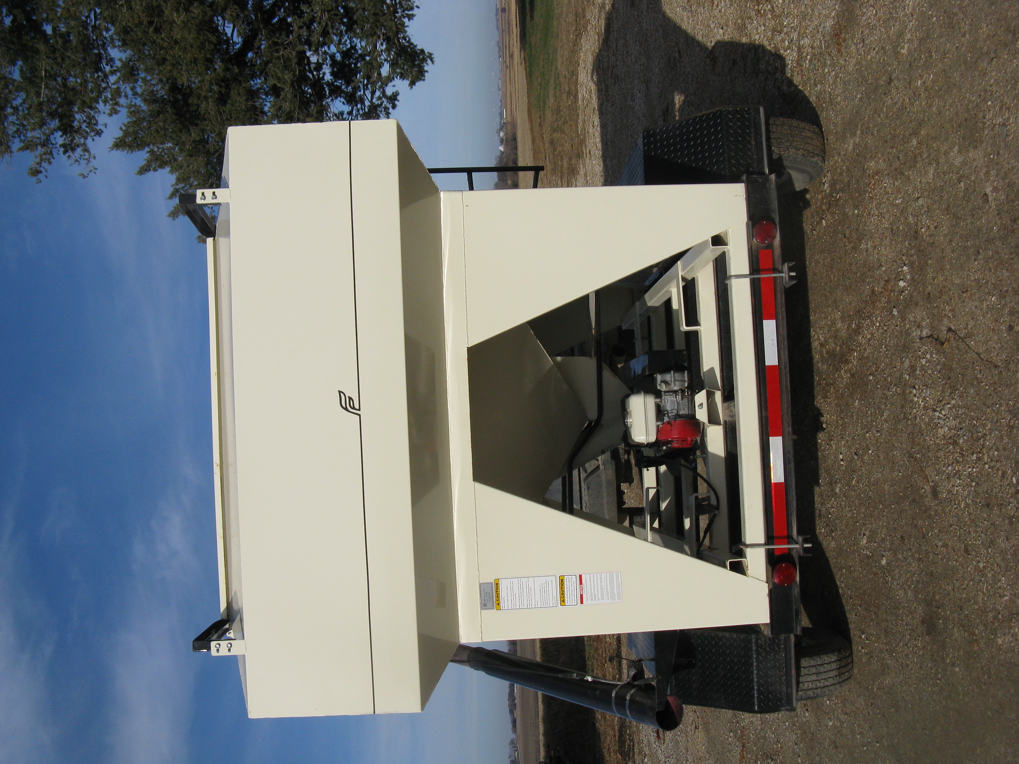 Friesen 220 seed tender