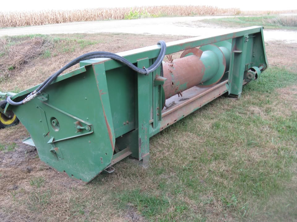 John Deere pickup header