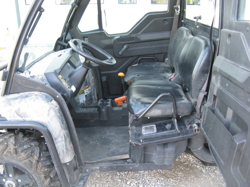 2016 John Deere 825i
