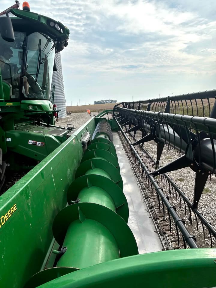 John Deere 635F header