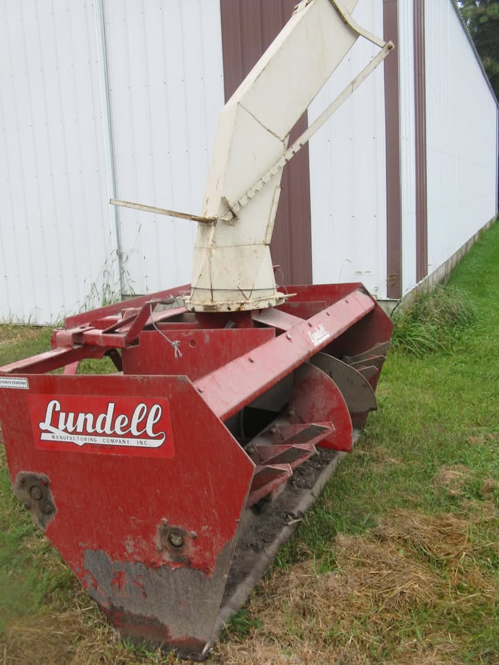 Lundell snowblower