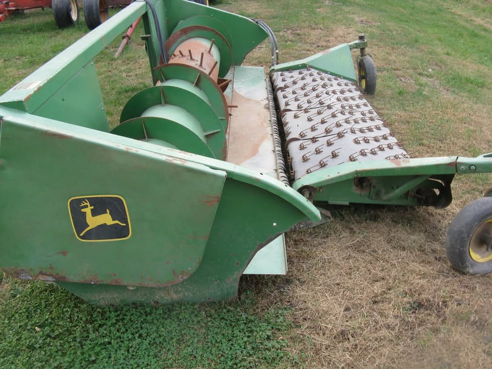 John Deere pickup header
