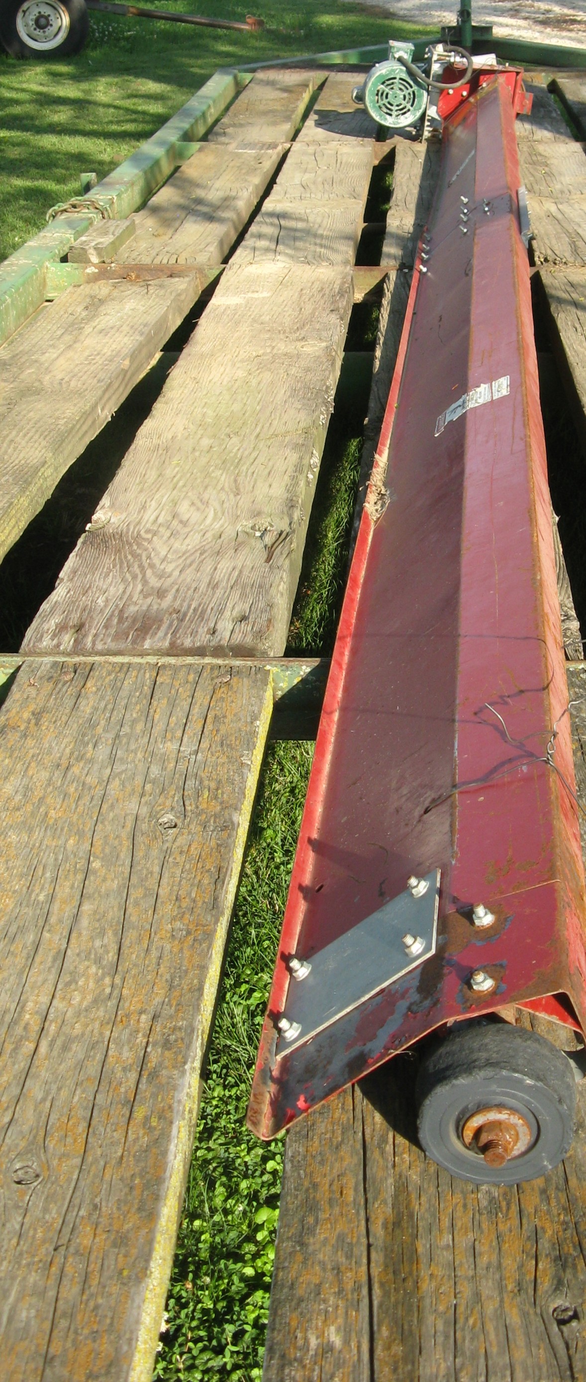 Sudenga sweep auger for 36 foot bin with 8" out auger